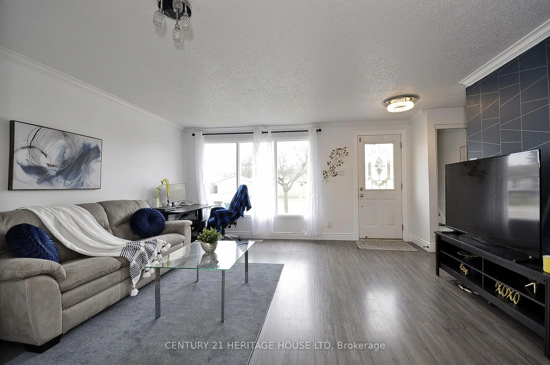 Photo 8 of 471 Strasburg Road, Kitchener, Alpine — HOMEH