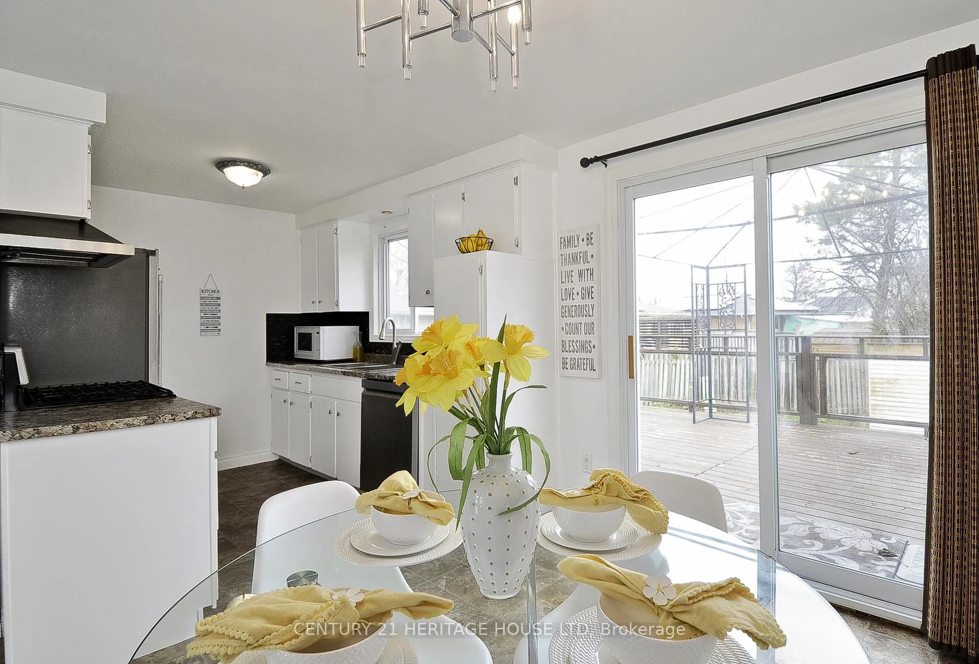 Photo 10 of 471 Strasburg Road, Kitchener, Alpine — HOMEH
