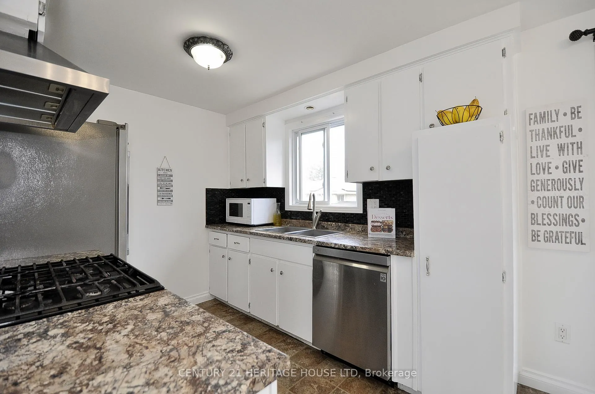 Photo 14 of 471 Strasburg Road, Kitchener, Alpine — HOMEH