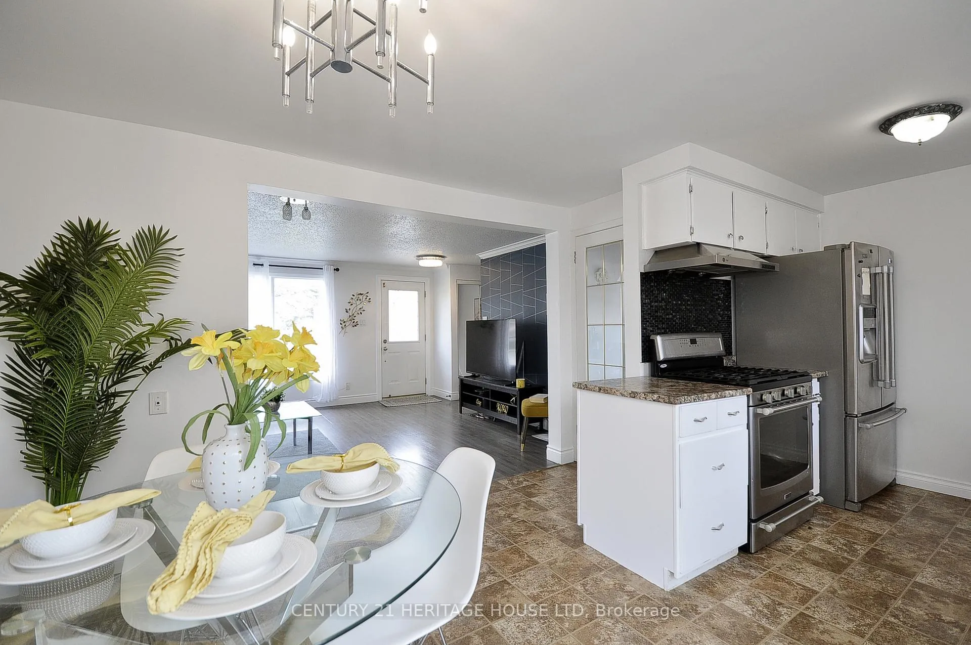 Photo 16 of 471 Strasburg Road, Kitchener, Alpine — HOMEH