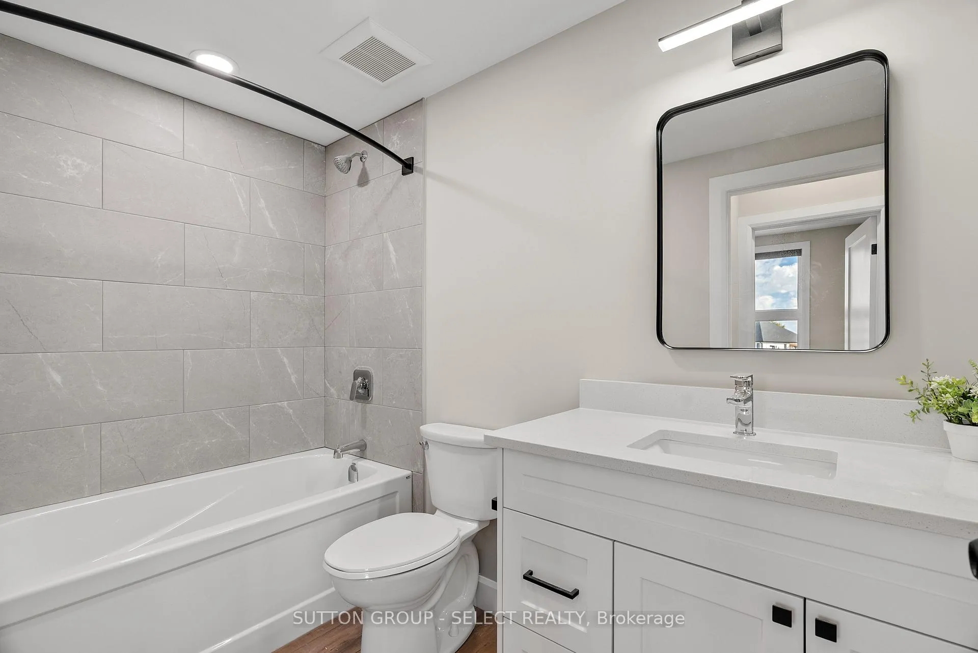 Photo 12 of Unit 202, 76 Hamilton Street, Goderich, Goderich (Town) — HOMEH