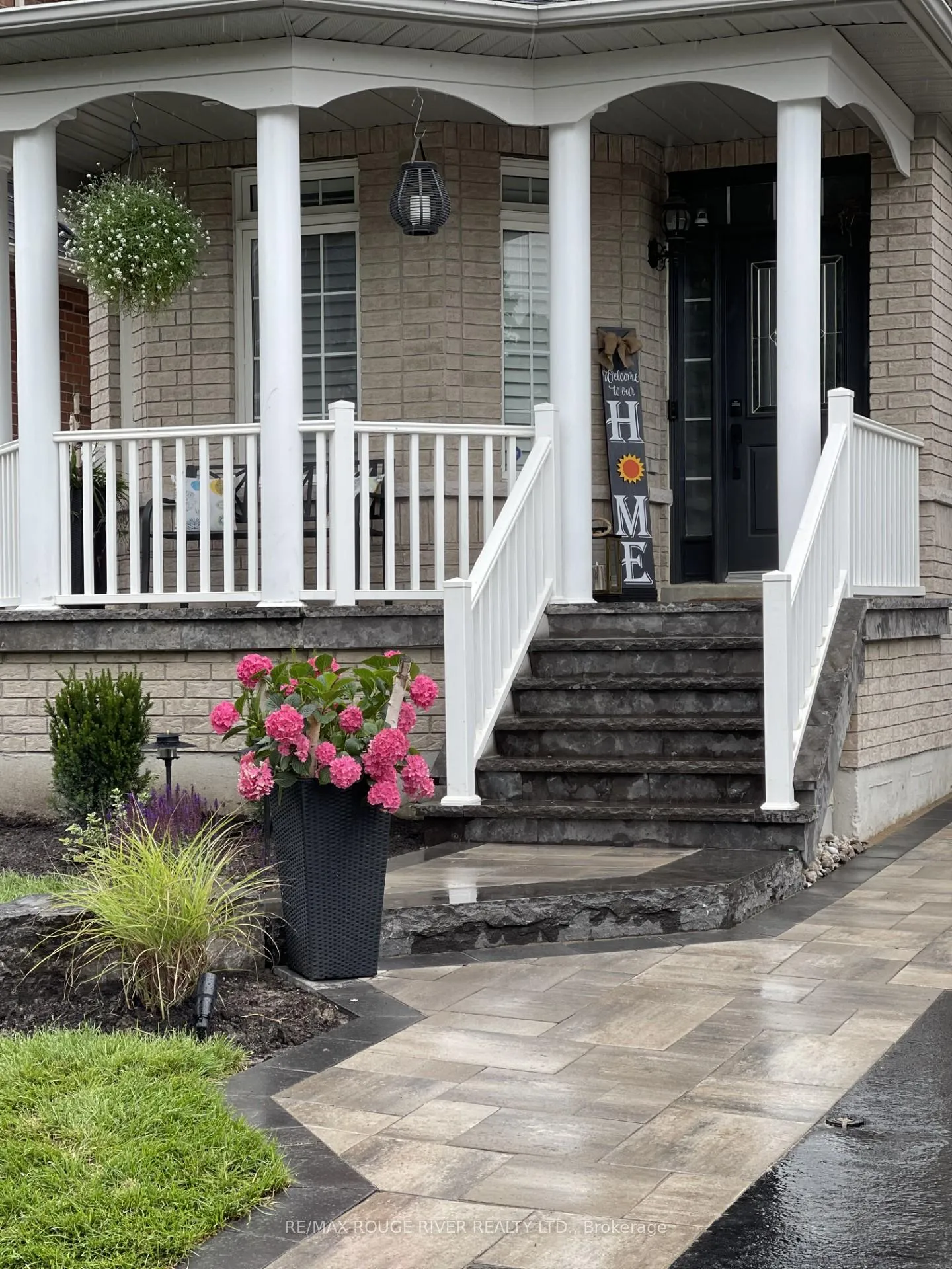 Photo 4 of 26 Corsham Drive, Whitby, Brooklin — HOMEH
