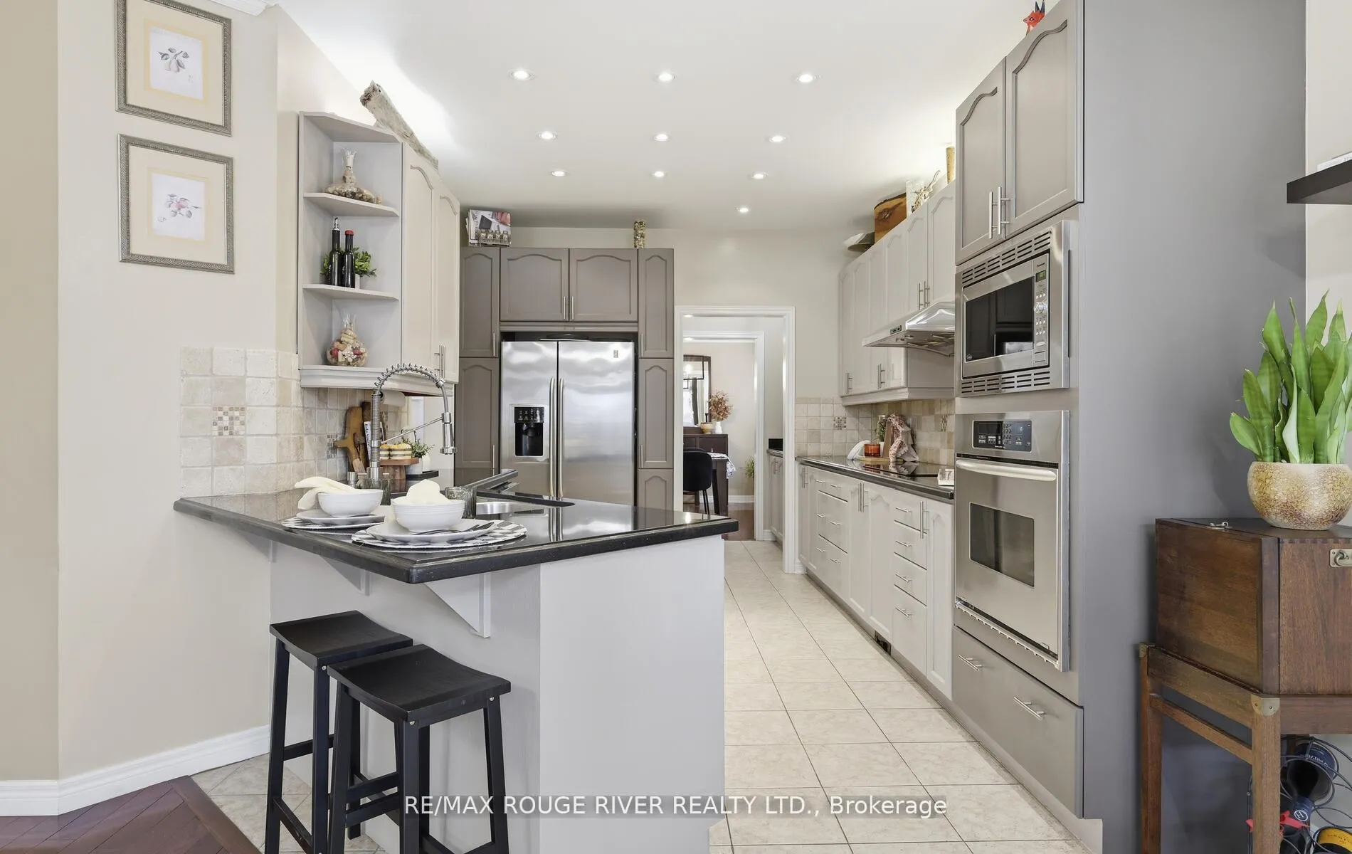 Photo 11 of 26 Corsham Drive, Whitby, Brooklin — HOMEH
