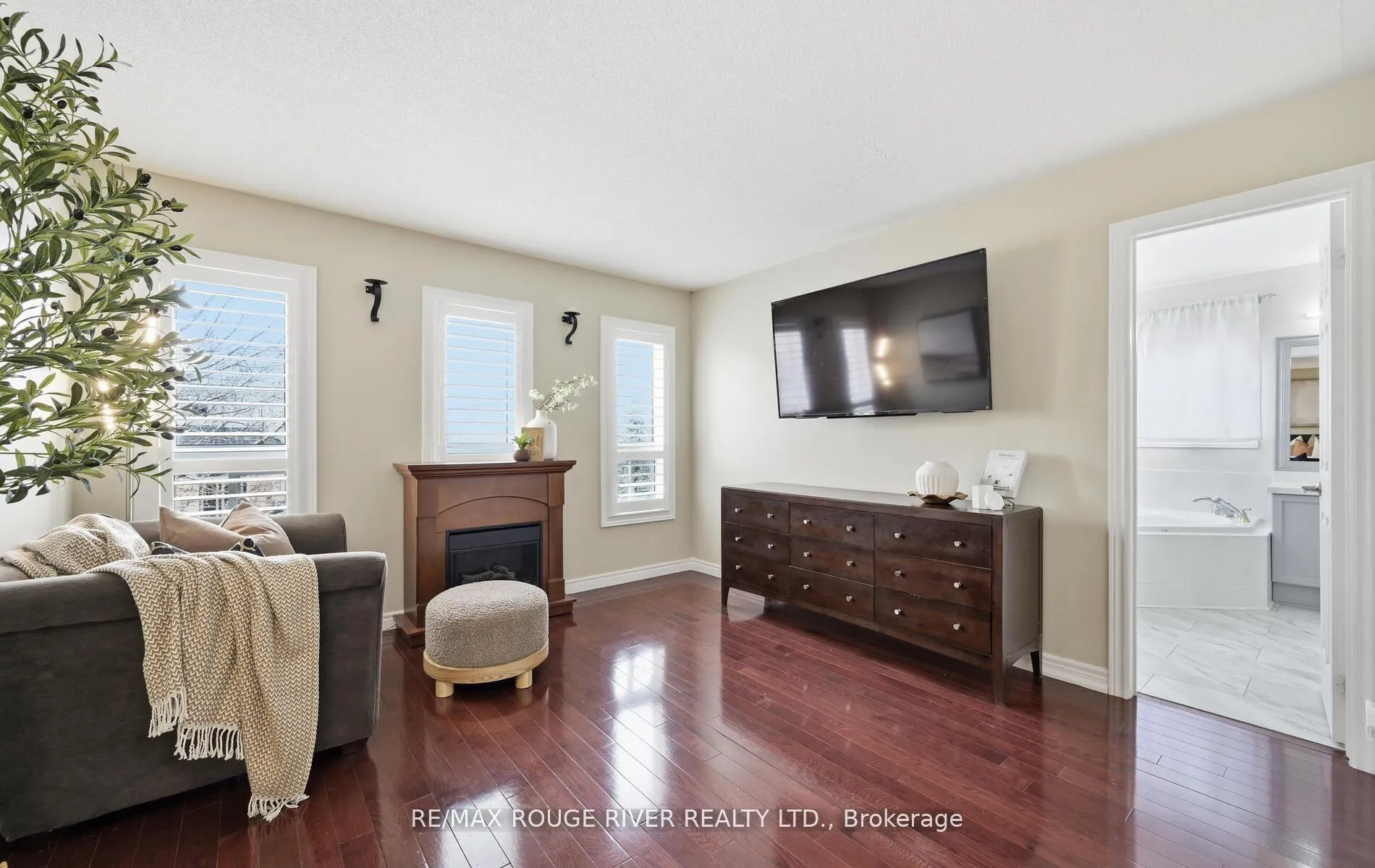 Photo 22 of 26 Corsham Drive, Whitby, Brooklin — HOMEH