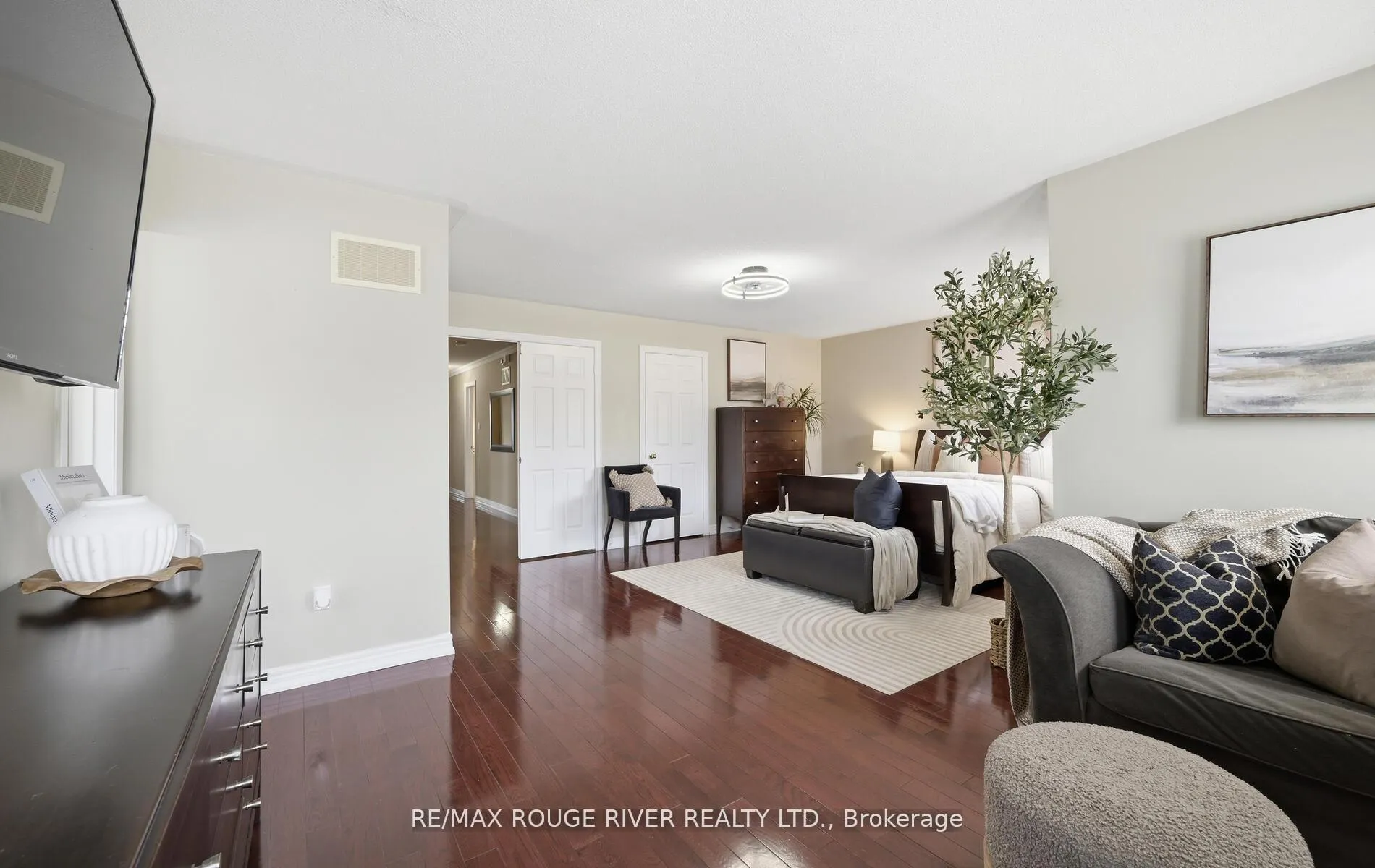 Photo 23 of 26 Corsham Drive, Whitby, Brooklin — HOMEH