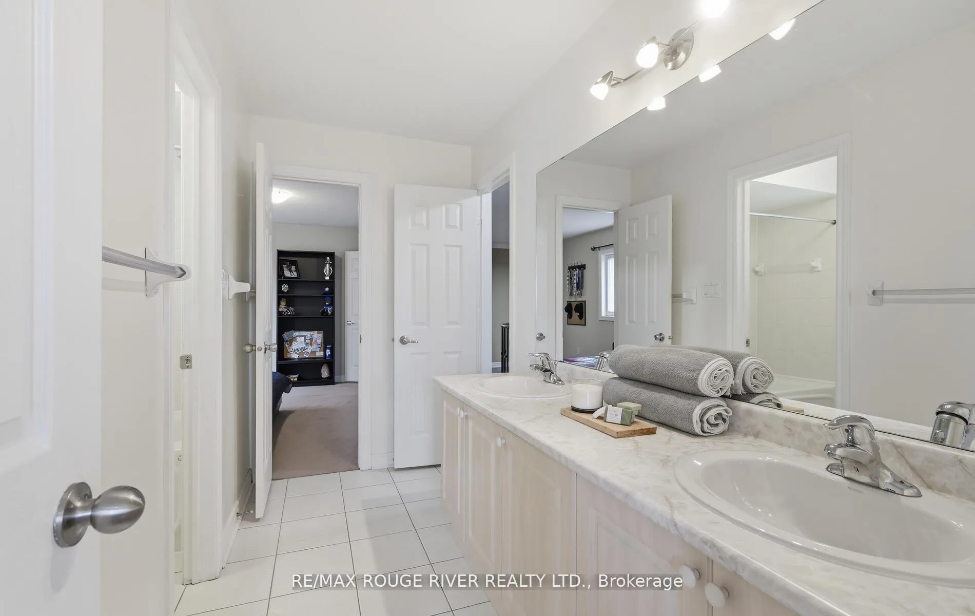 Photo 27 of 26 Corsham Drive, Whitby, Brooklin — HOMEH