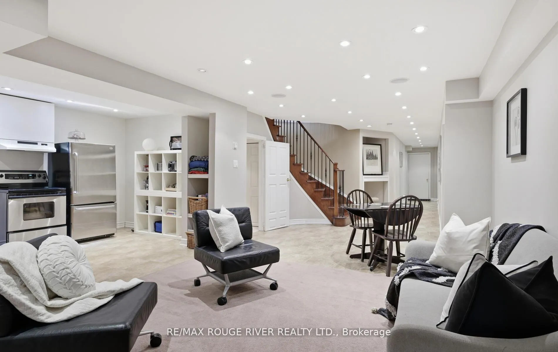 Photo 40 of 26 Corsham Drive, Whitby, Brooklin — HOMEH