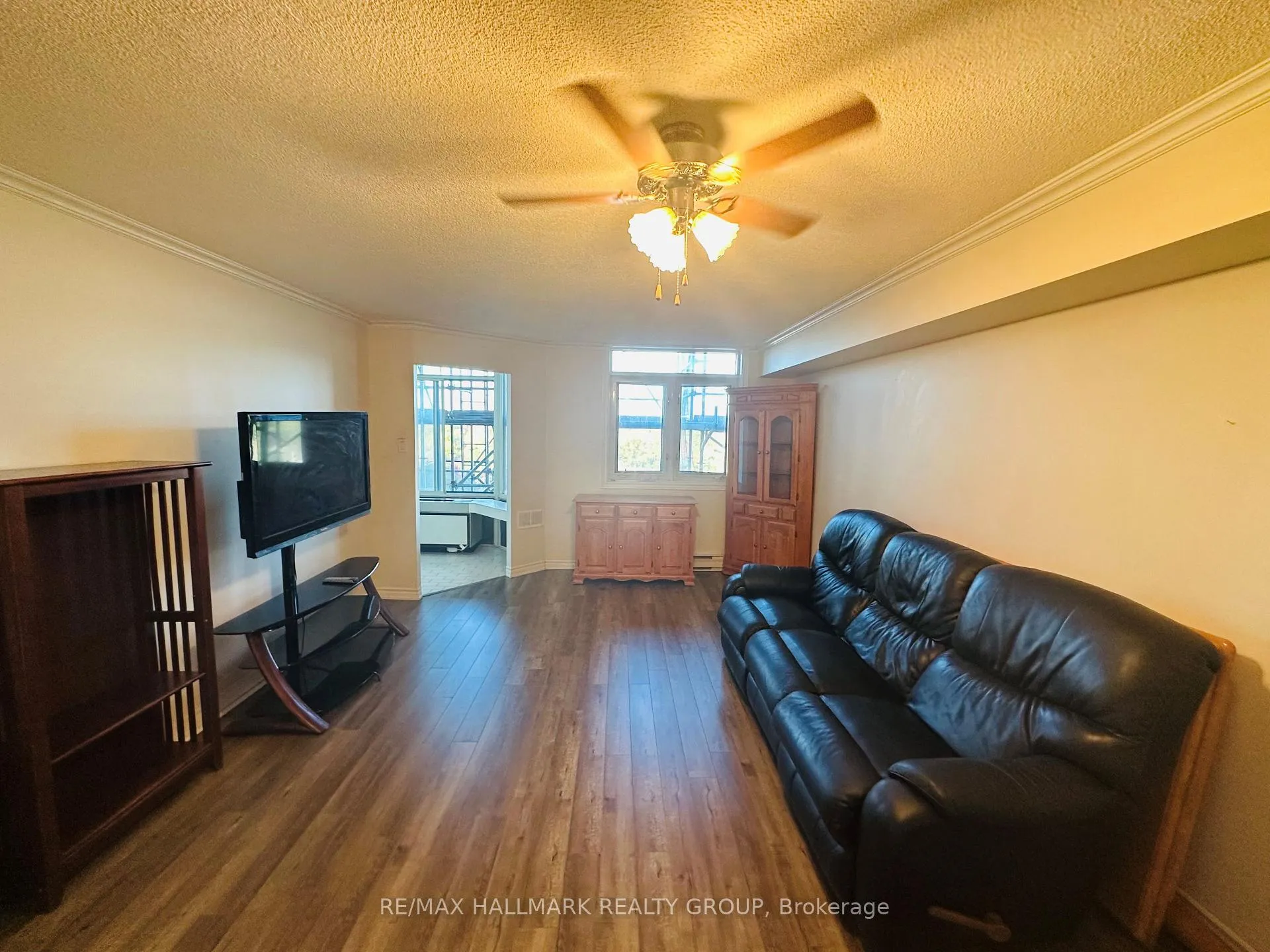 Photo 3 of Unit 813, 1025 Grenon Avenue, Ottawa, Fairfield Heights — HOMEH