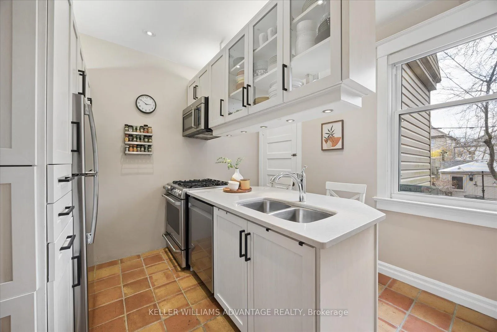 Photo 13 of 274 Waverley Road, Toronto, The Beaches — HOMEH