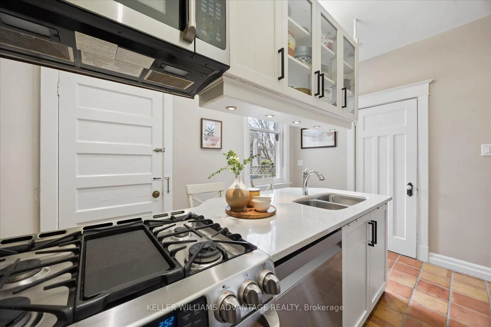 Photo 15 of 274 Waverley Road, Toronto, The Beaches — HOMEH
