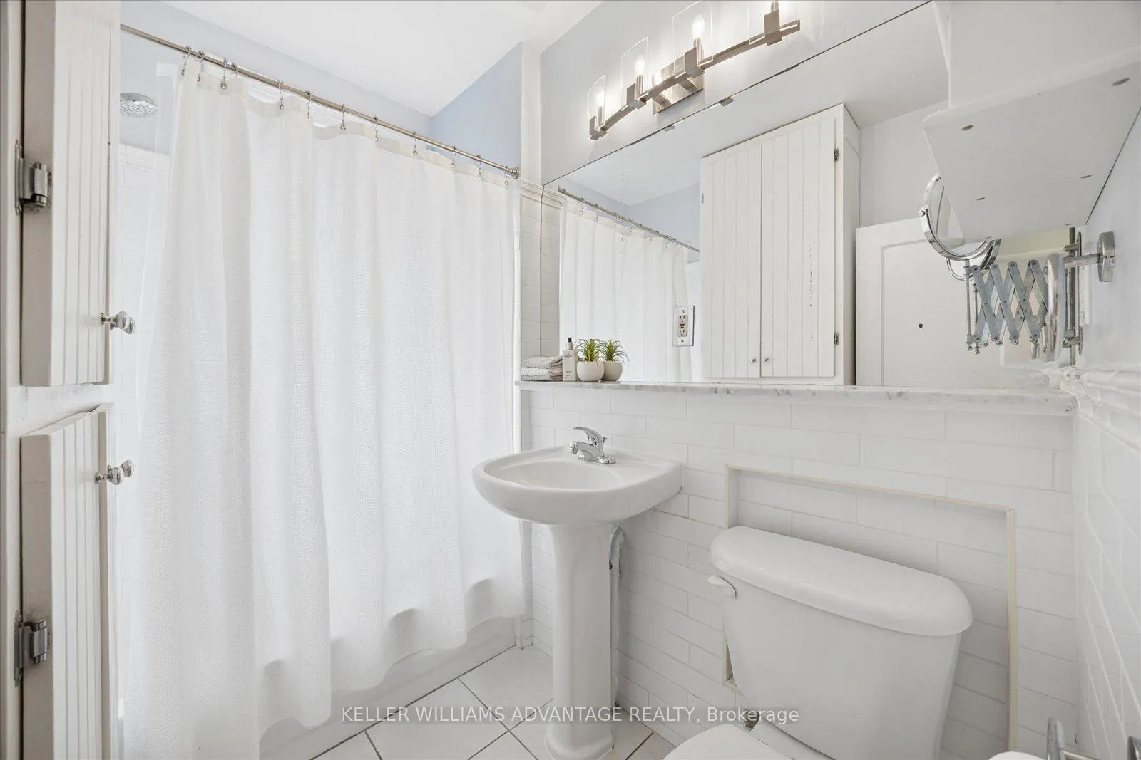 Photo 23 of 274 Waverley Road, Toronto, The Beaches — HOMEH