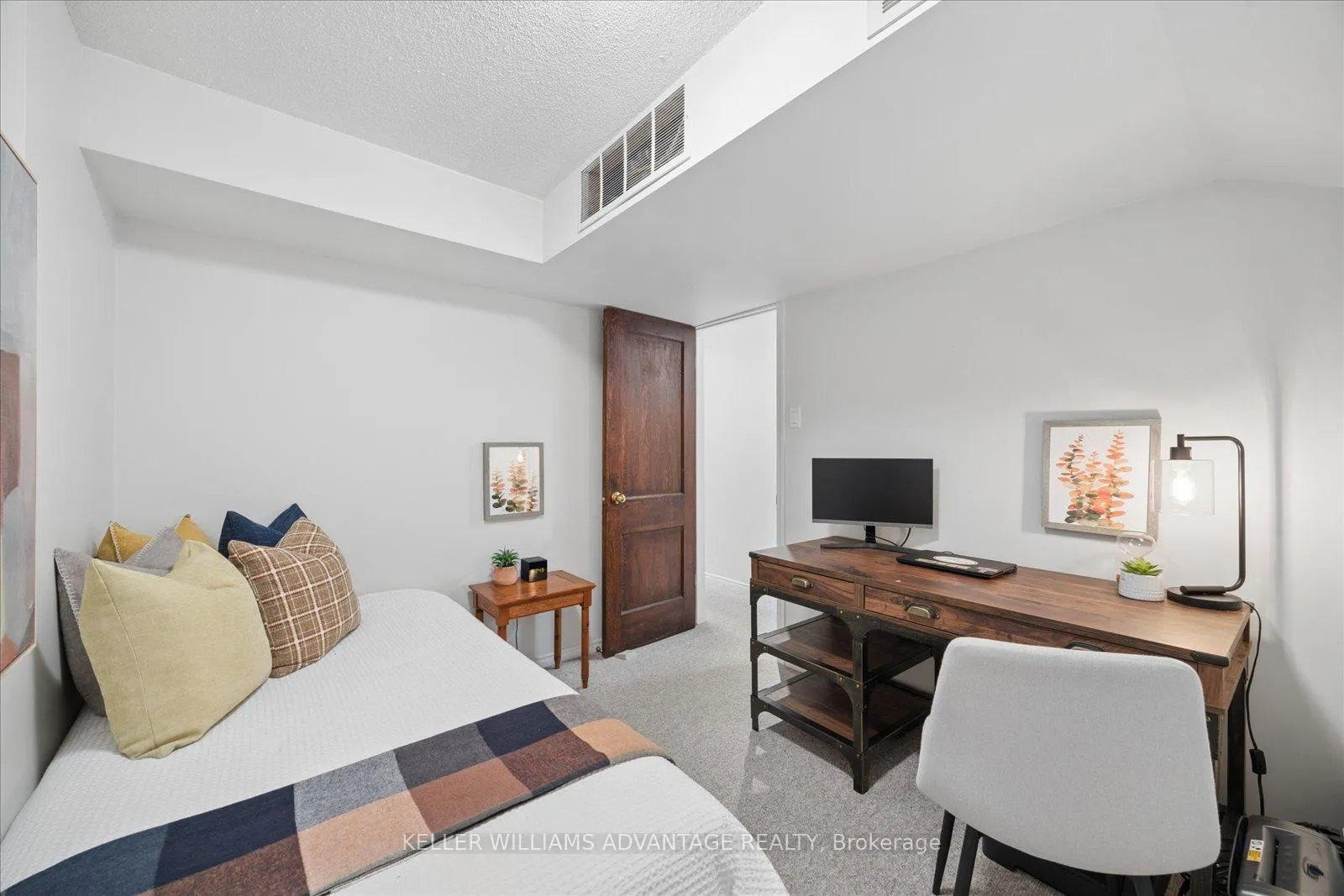 Photo 33 of 274 Waverley Road, Toronto, The Beaches — HOMEH