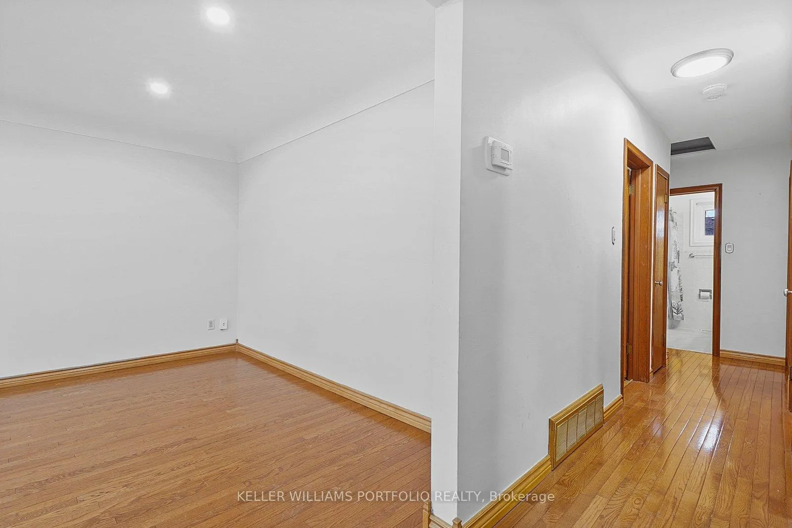 Photo 2 of 68 Athabasca Street, Oshawa, Donevan — HOMEH