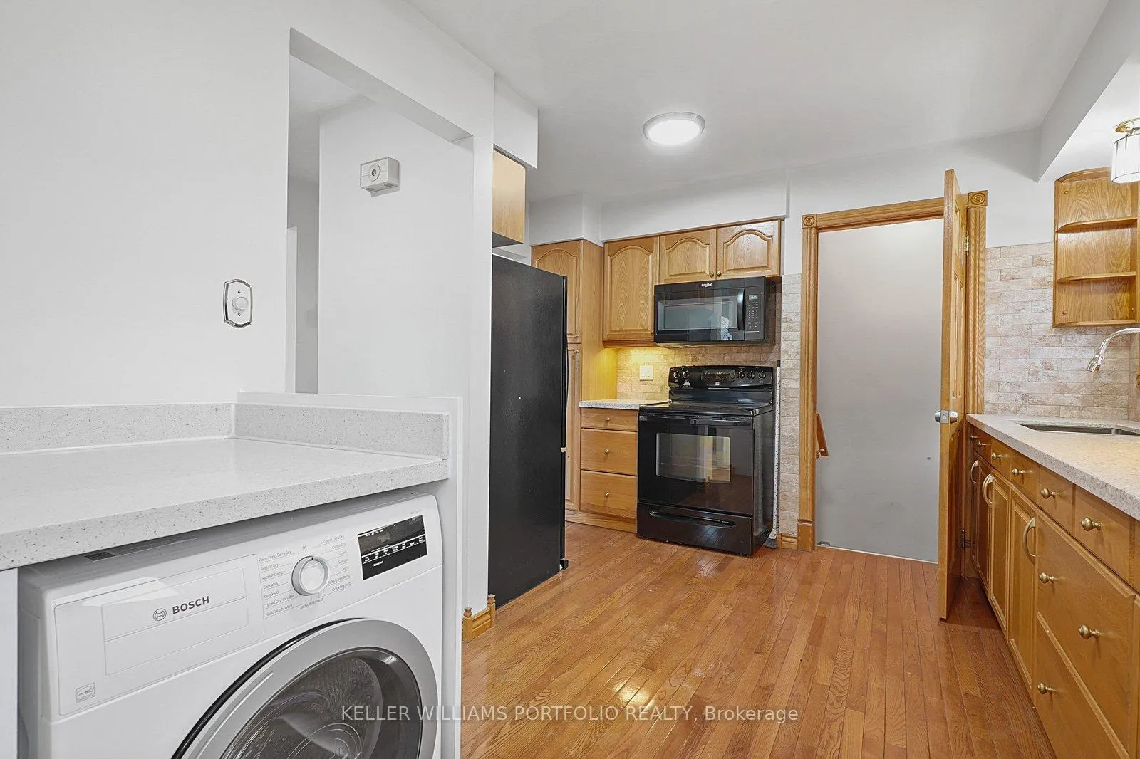 Photo 8 of 68 Athabasca Street, Oshawa, Donevan — HOMEH
