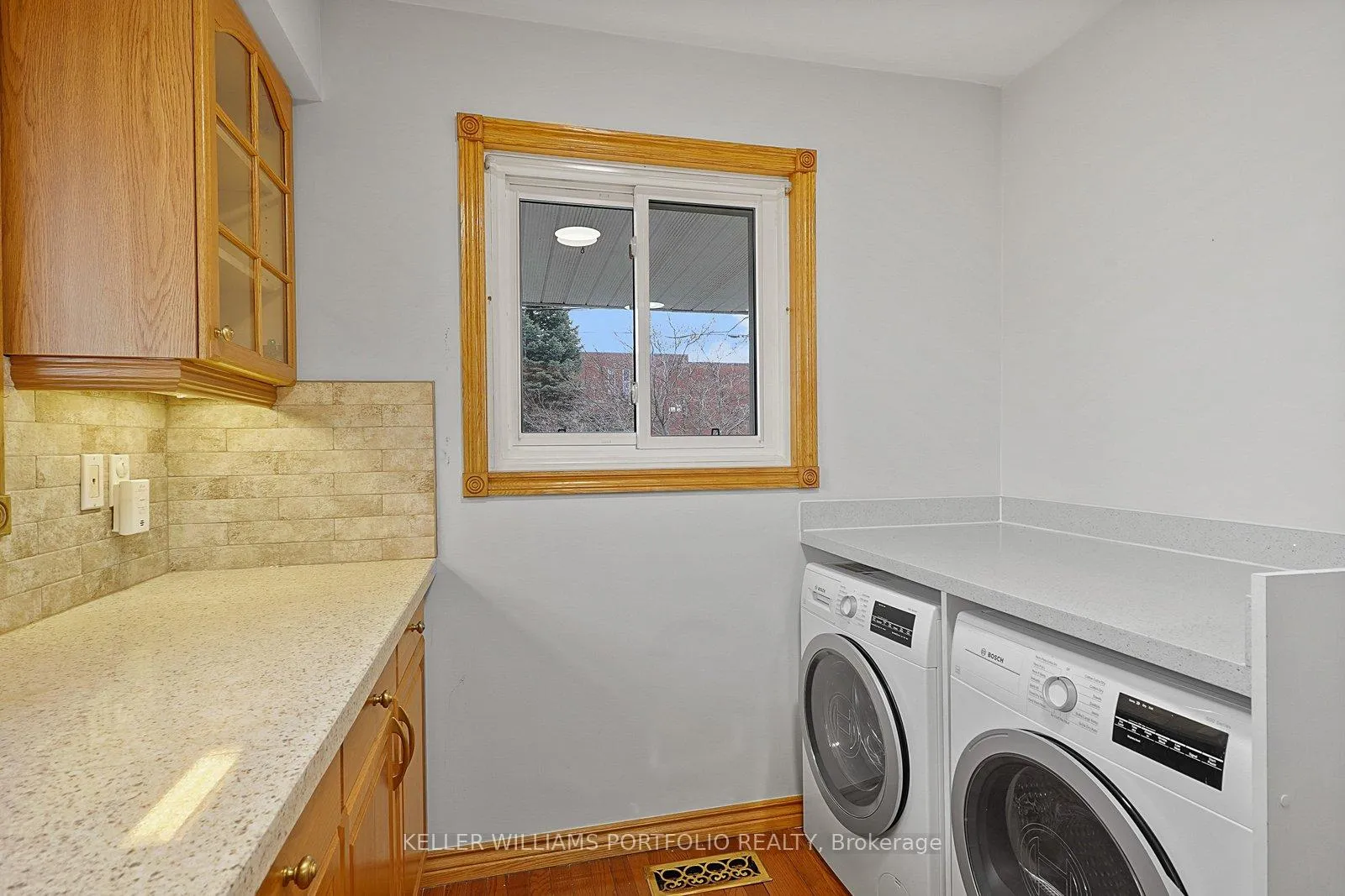 Photo 9 of 68 Athabasca Street, Oshawa, Donevan — HOMEH