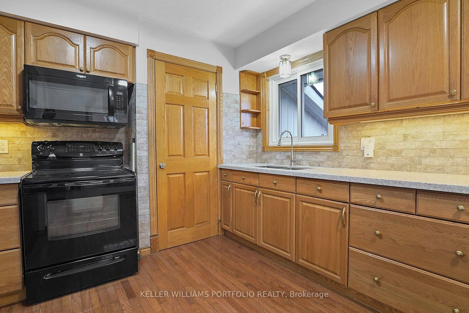 Photo 10 of 68 Athabasca Street, Oshawa, Donevan — HOMEH