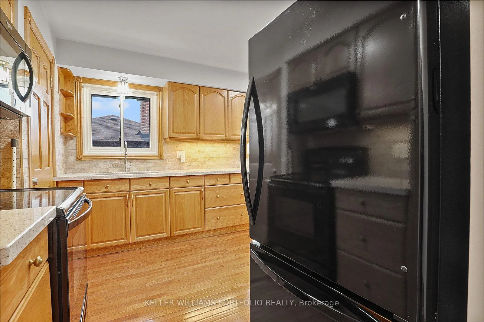 Photo 12 of 68 Athabasca Street, Oshawa, Donevan — HOMEH