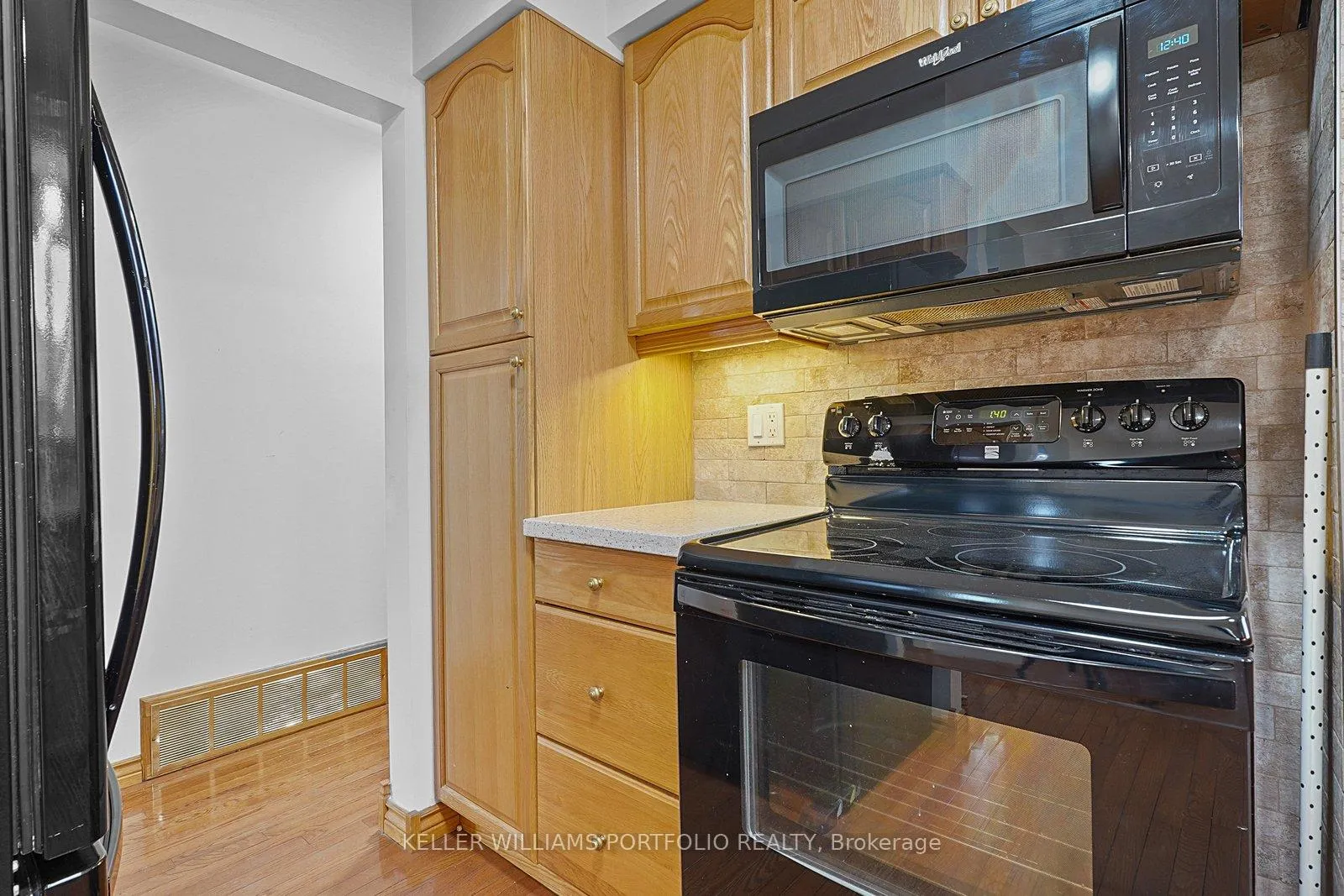 Photo 13 of 68 Athabasca Street, Oshawa, Donevan — HOMEH