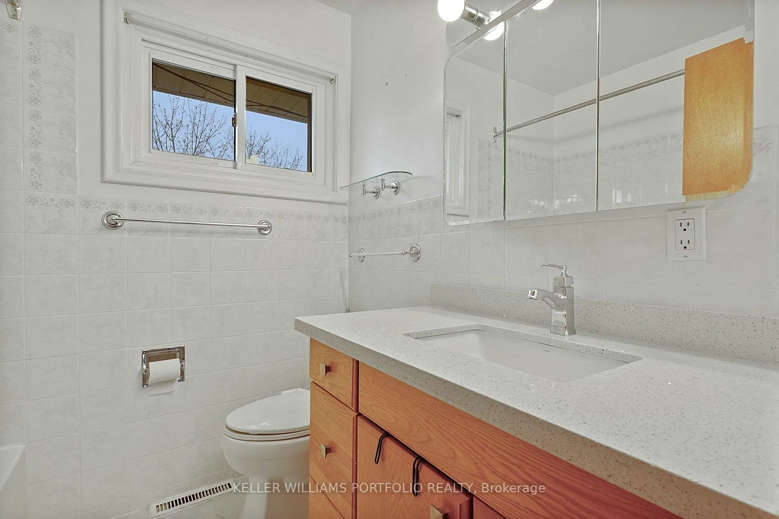 Photo 21 of 68 Athabasca Street, Oshawa, Donevan — HOMEH