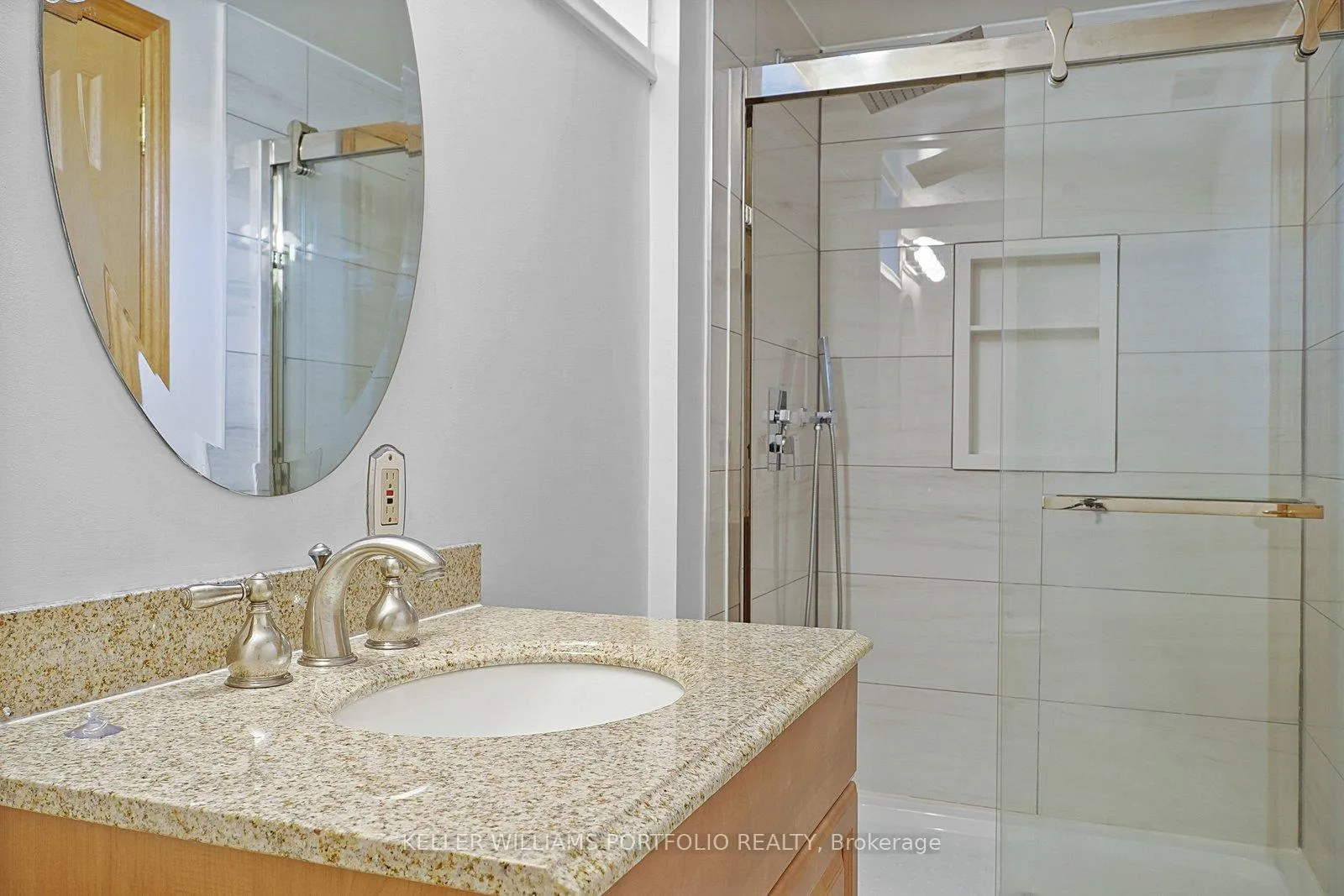 Photo 35 of 68 Athabasca Street, Oshawa, Donevan — HOMEH