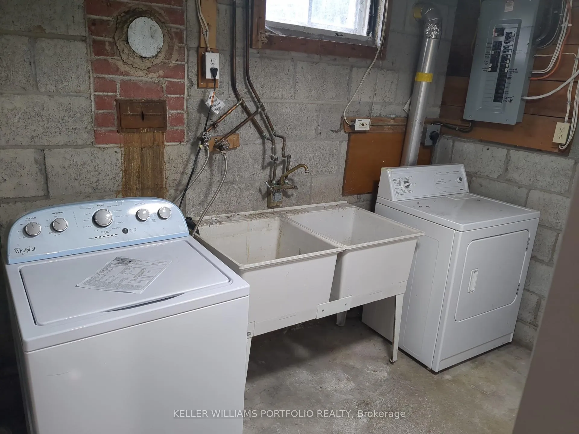Photo 43 of 68 Athabasca Street, Oshawa, Donevan — HOMEH