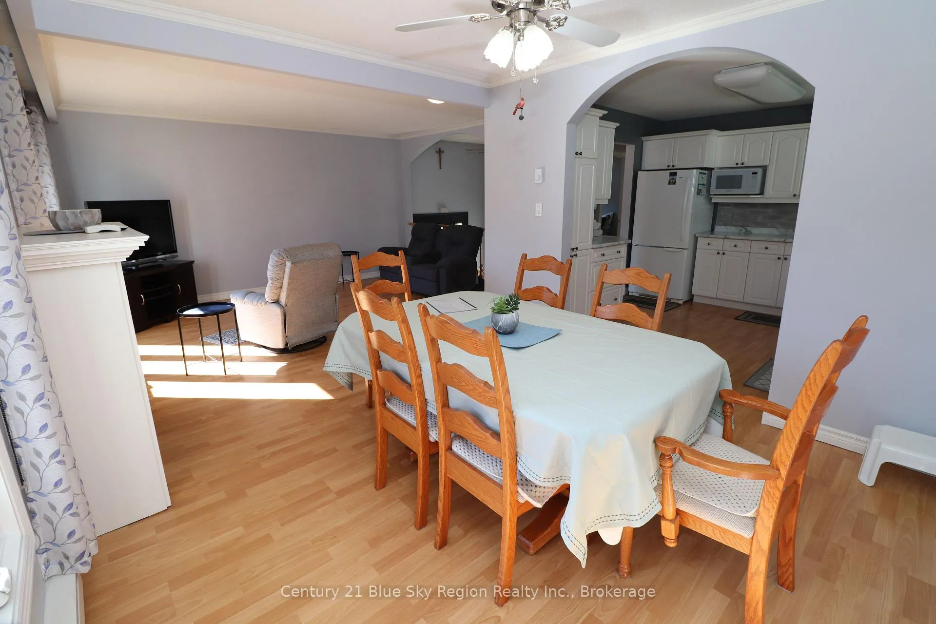 Photo 9 of 85 Whitney Avenue, North Bay, Ferris — HOMEH