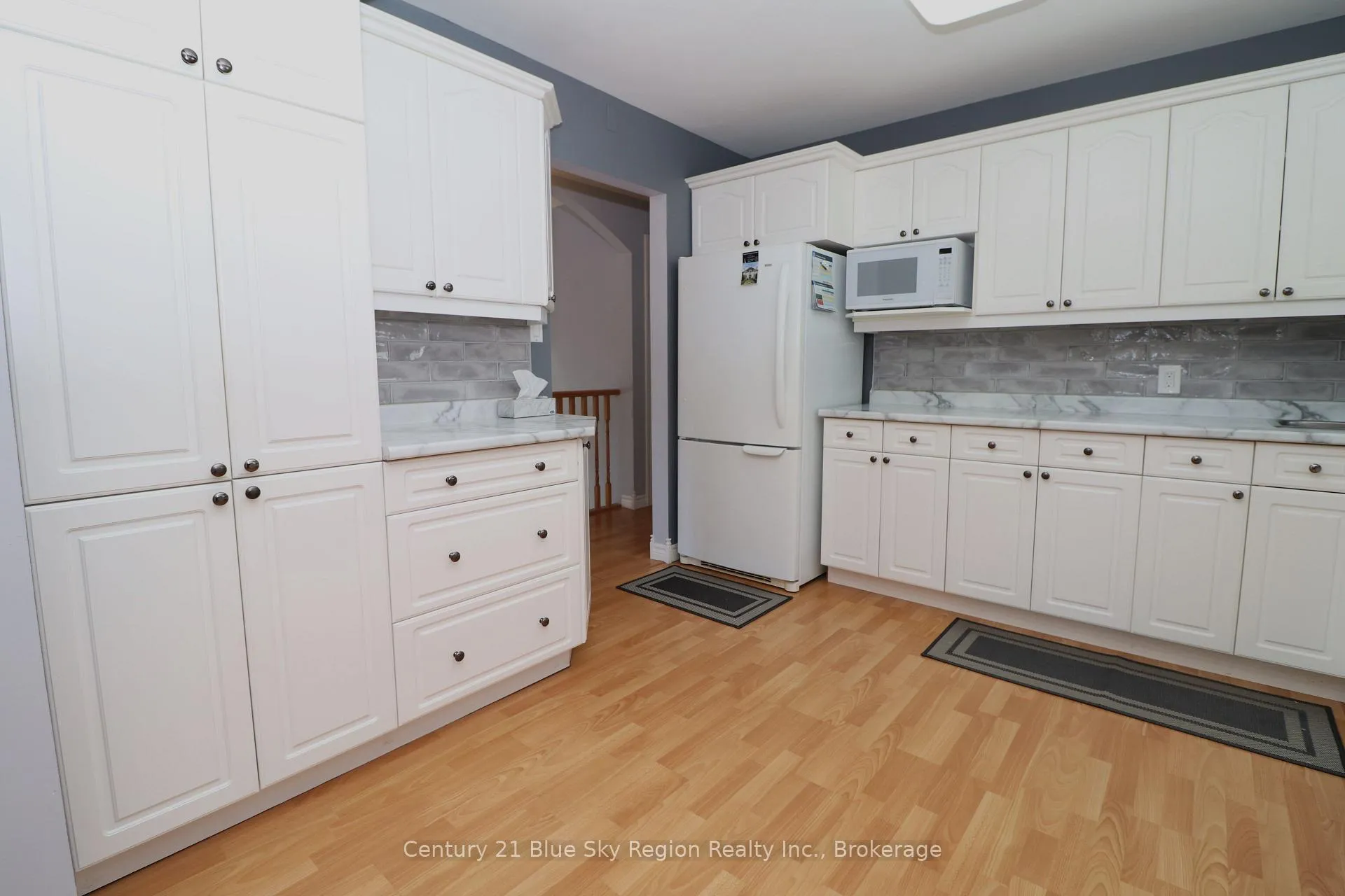 Photo 13 of 85 Whitney Avenue, North Bay, Ferris — HOMEH