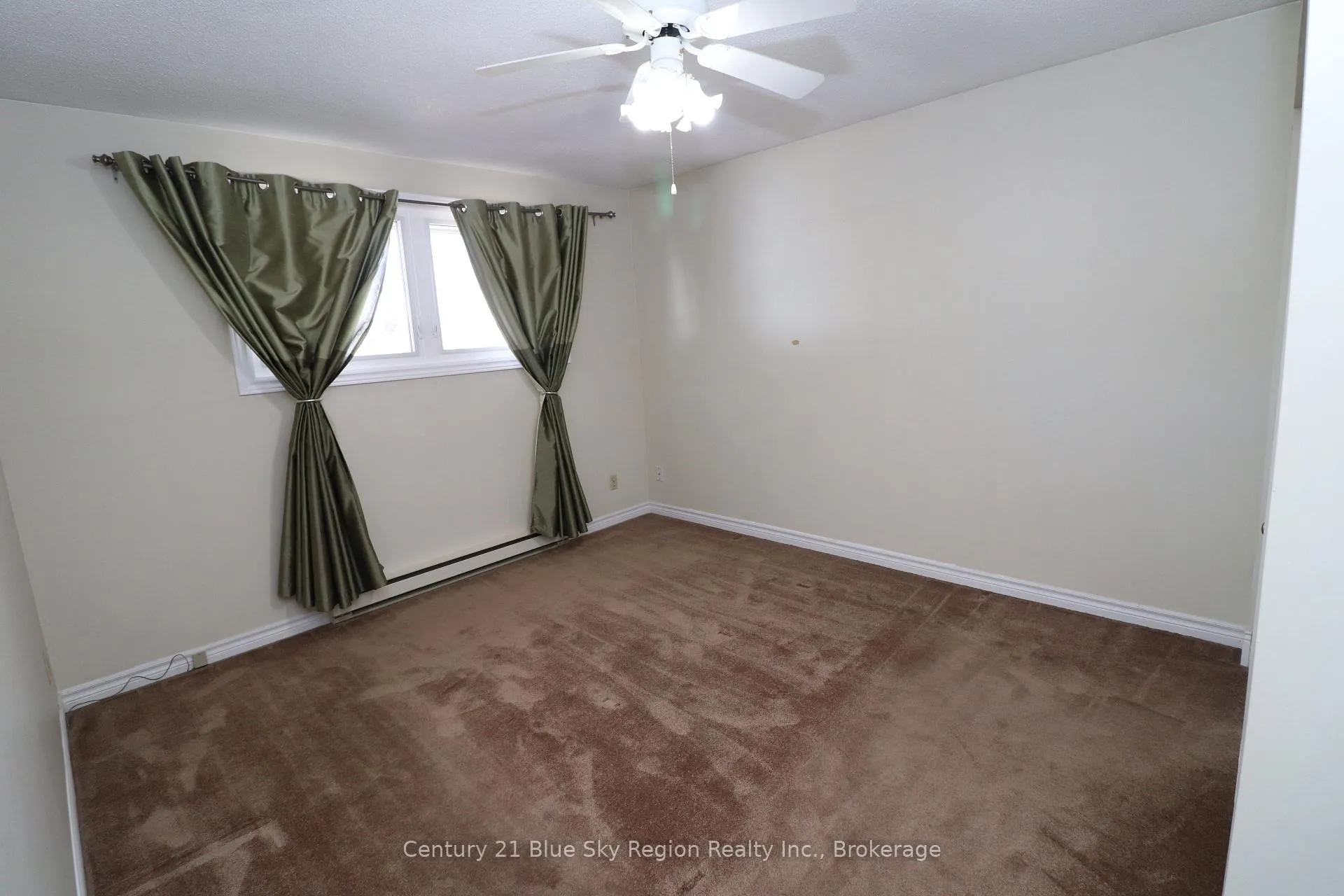 Photo 21 of 85 Whitney Avenue, North Bay, Ferris — HOMEH