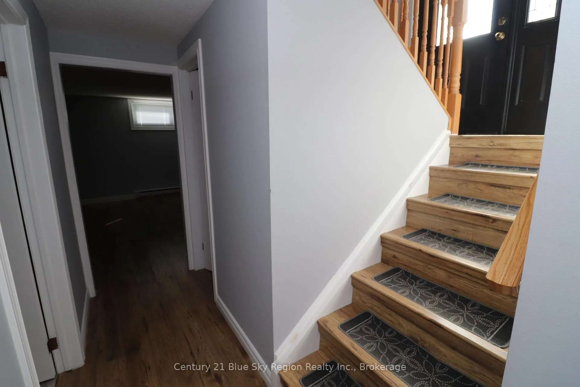 Photo 25 of 85 Whitney Avenue, North Bay, Ferris — HOMEH