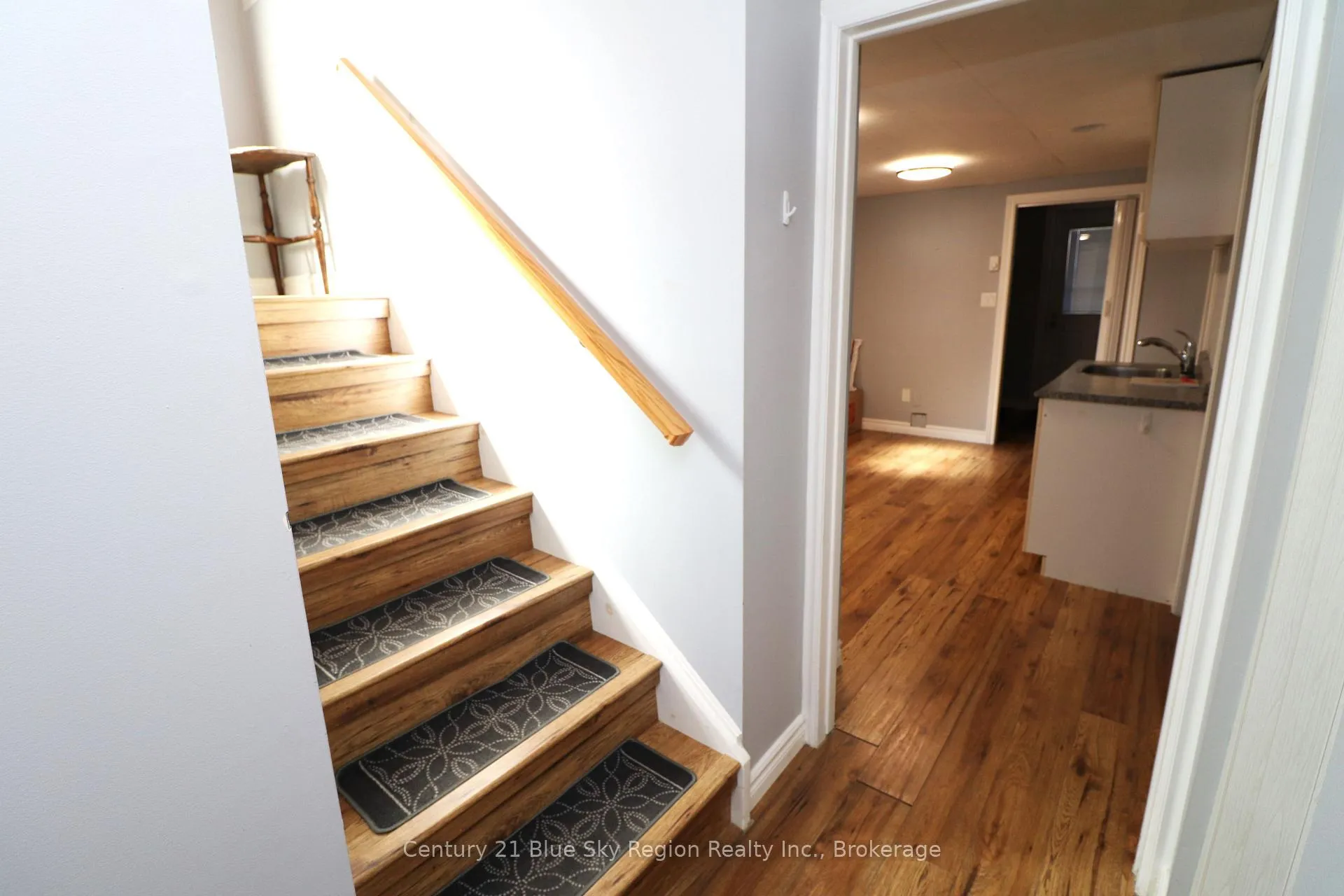 Photo 26 of 85 Whitney Avenue, North Bay, Ferris — HOMEH
