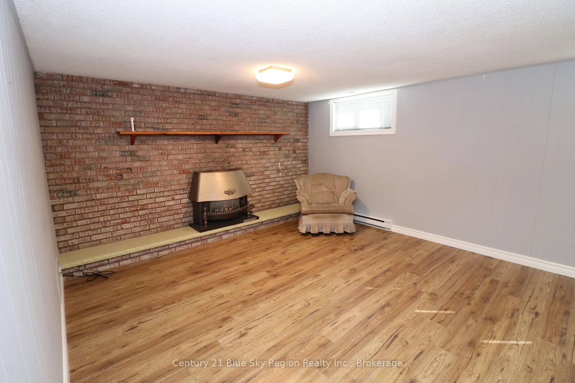 Photo 35 of 85 Whitney Avenue, North Bay, Ferris — HOMEH