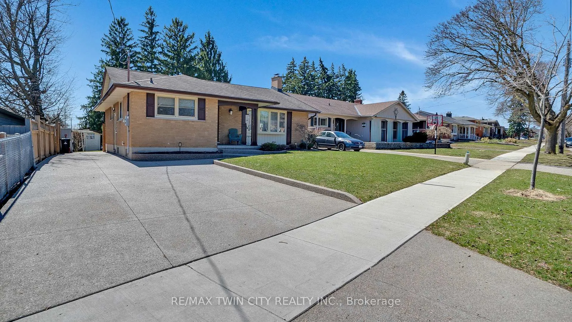 Photo 3 of 159 Elkington Drive, Kitchener — HOMEH