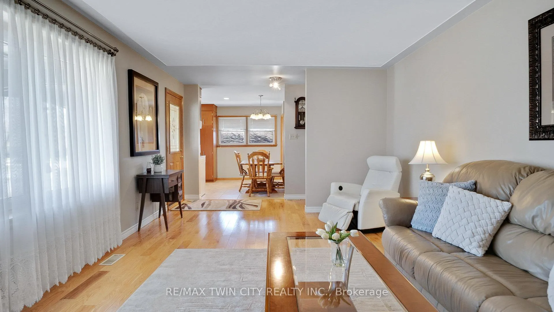 Photo 9 of 159 Elkington Drive, Kitchener — HOMEH