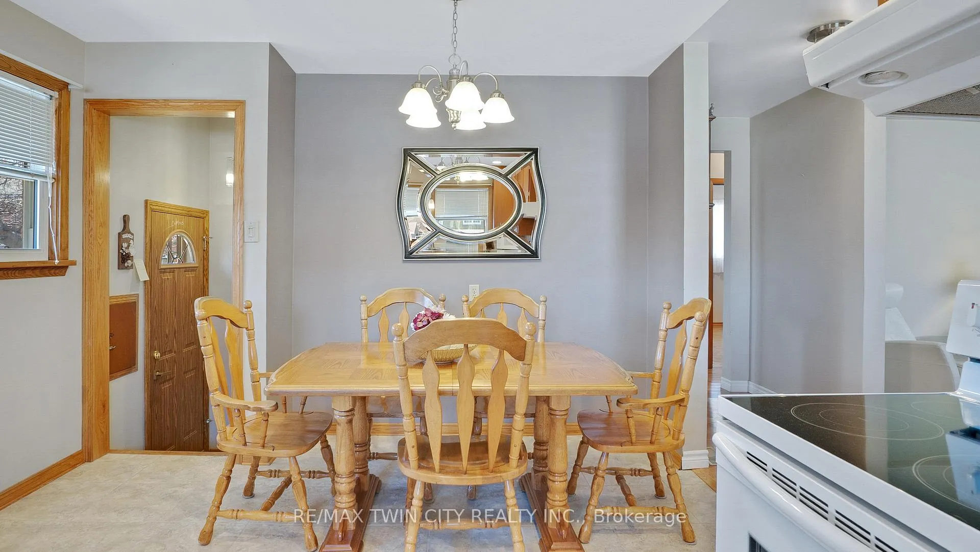 Photo 14 of 159 Elkington Drive, Kitchener — HOMEH