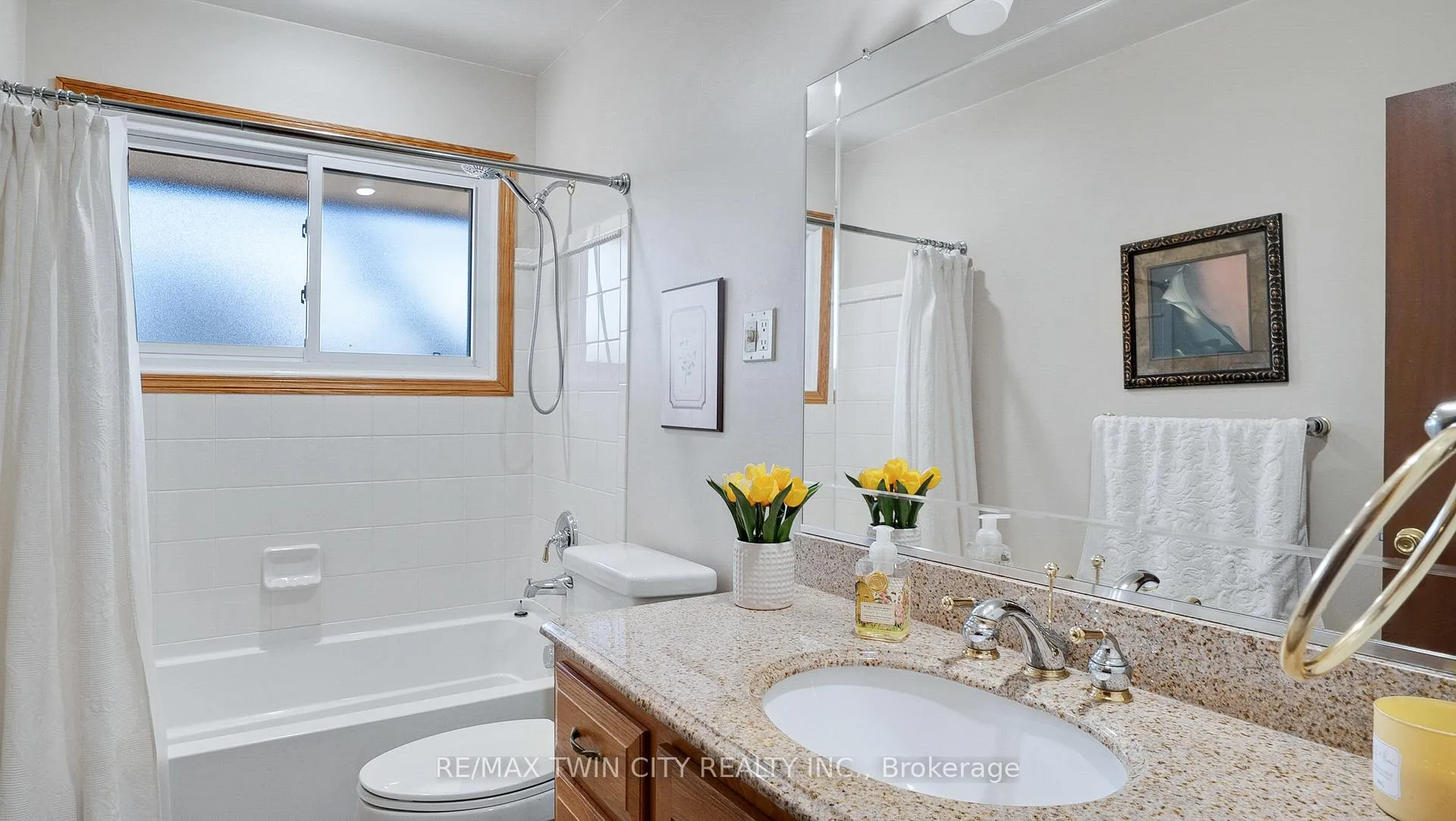 Photo 16 of 159 Elkington Drive, Kitchener — HOMEH