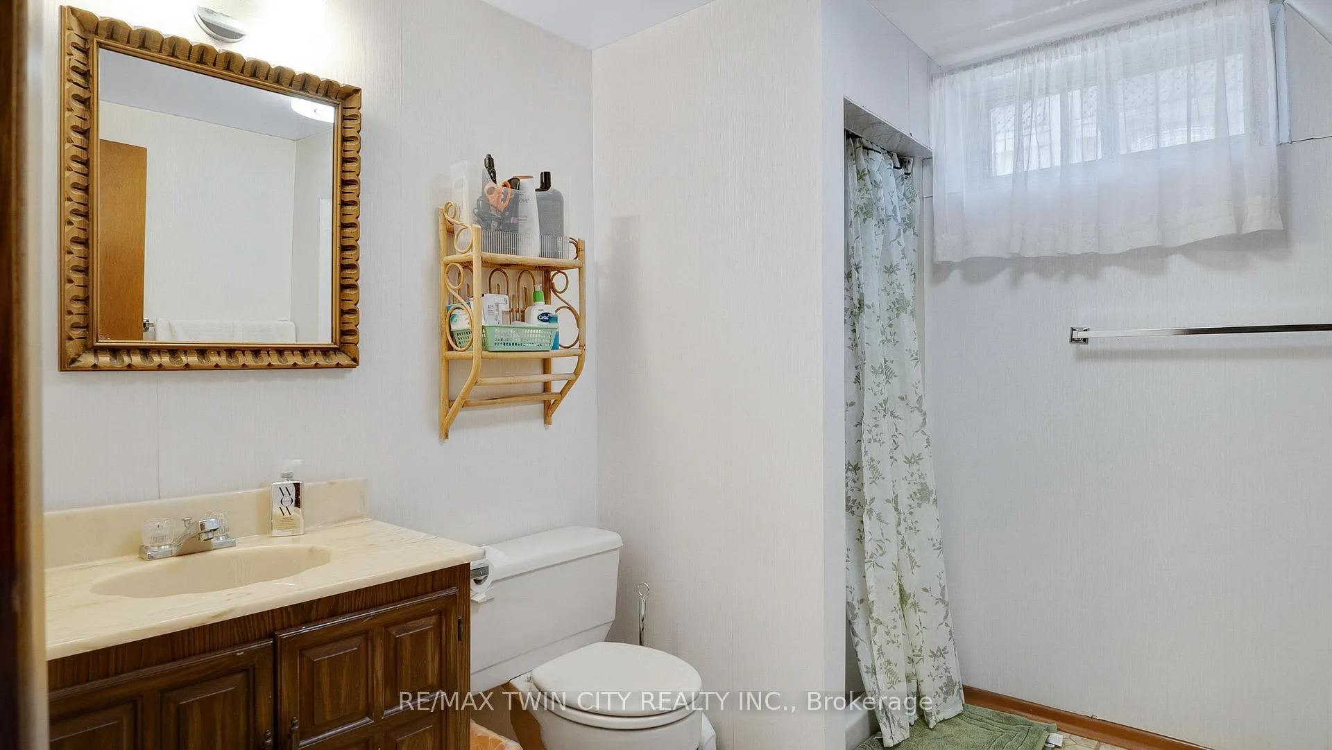 Photo 25 of 159 Elkington Drive, Kitchener — HOMEH