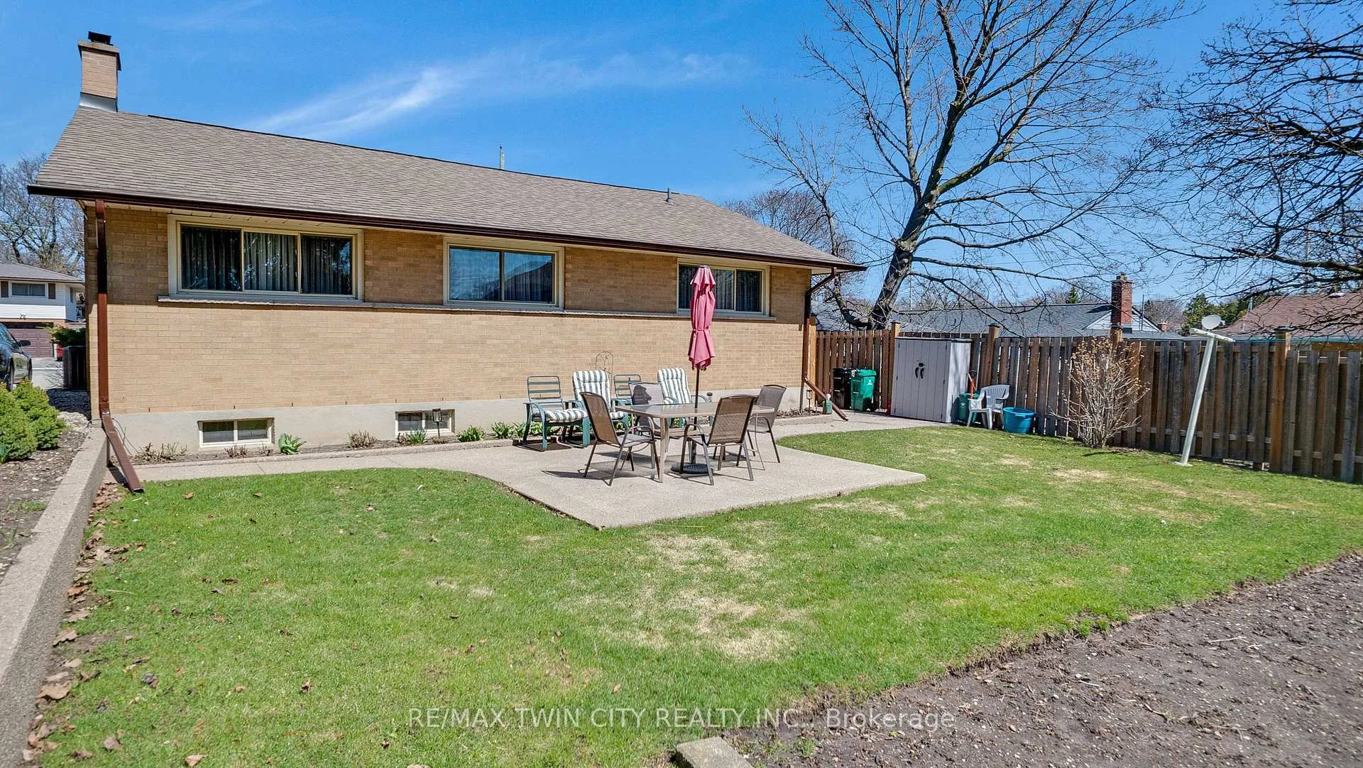 Photo 30 of 159 Elkington Drive, Kitchener — HOMEH