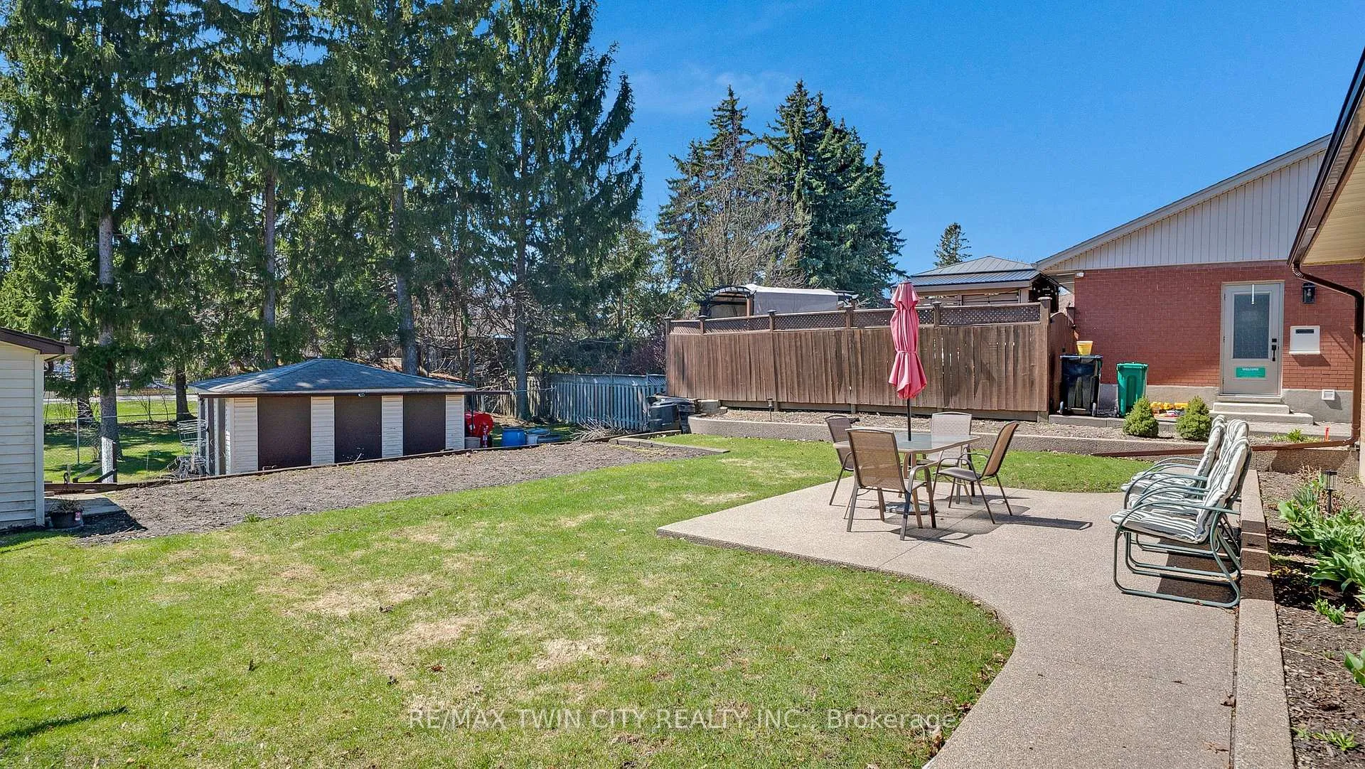 Photo 33 of 159 Elkington Drive, Kitchener — HOMEH