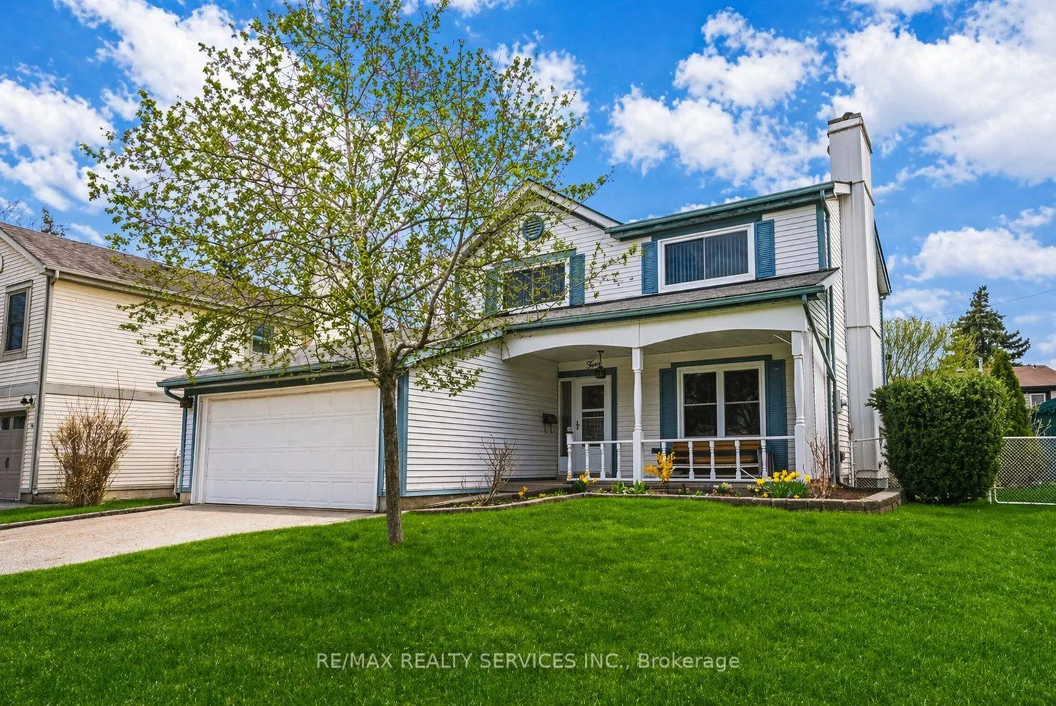 Photo 2 of 4 Mount Forest Drive, Brampton, Heart Lake West — HOMEH