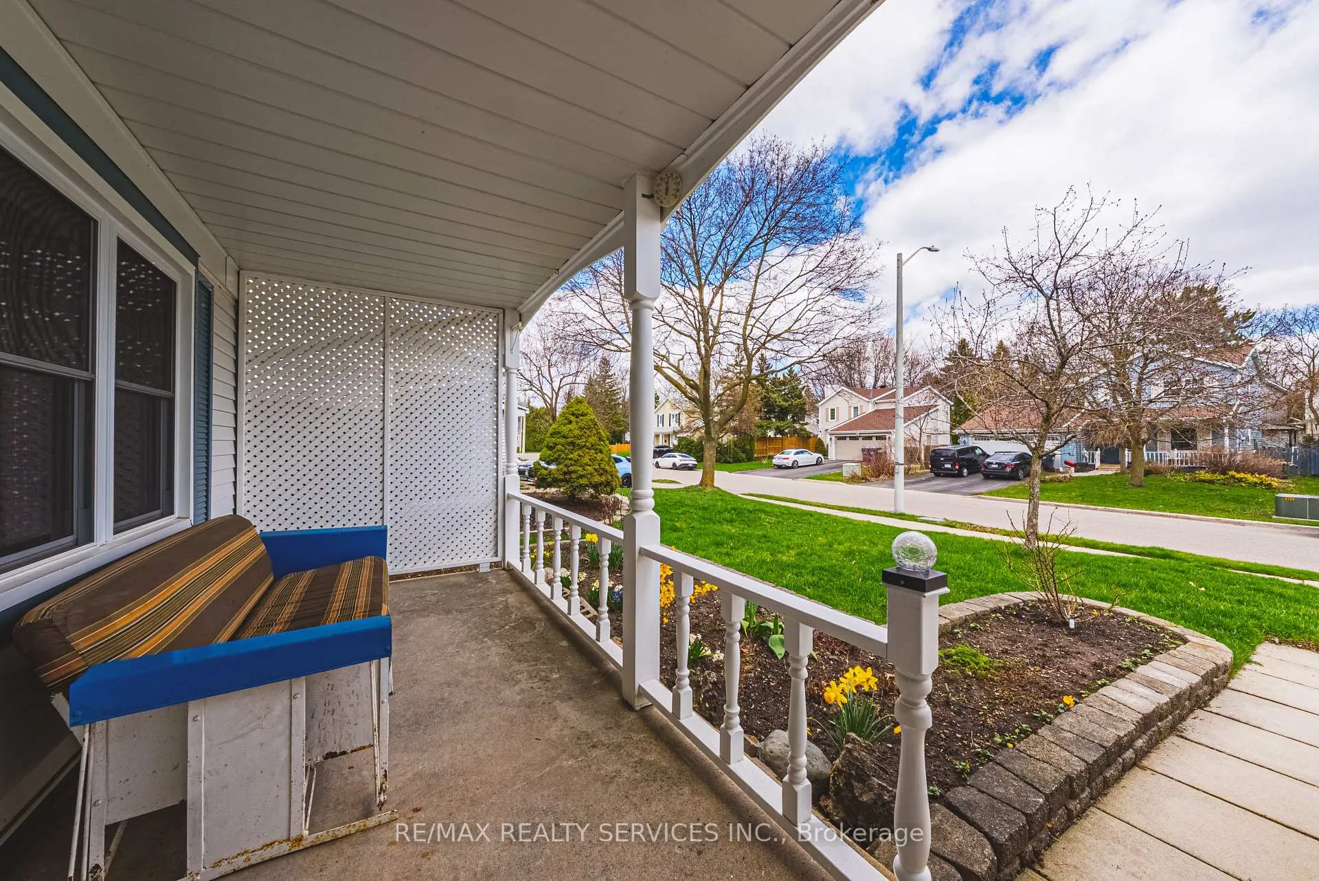 Photo 3 of 4 Mount Forest Drive, Brampton, Heart Lake West — HOMEH