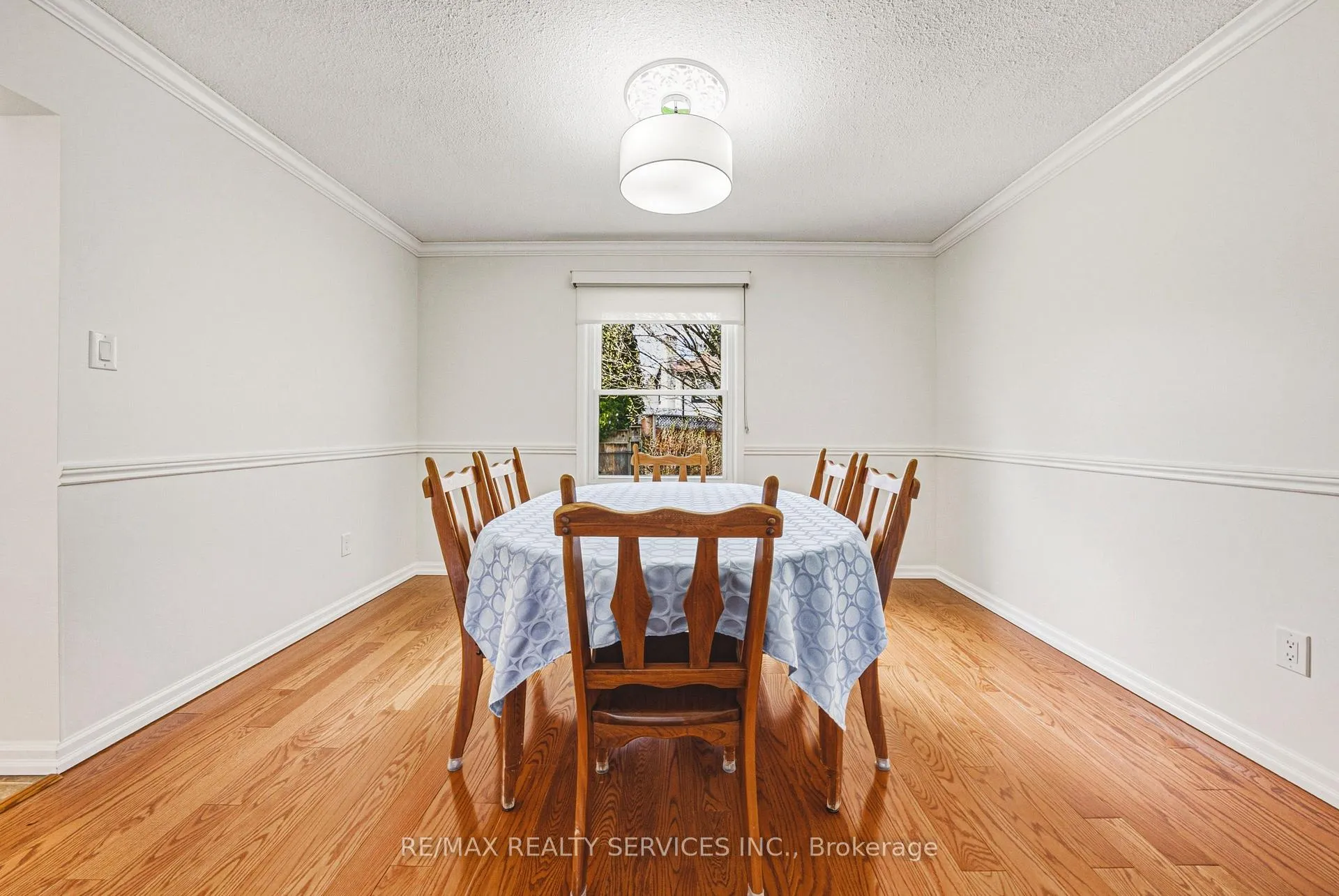 Photo 10 of 4 Mount Forest Drive, Brampton, Heart Lake West — HOMEH