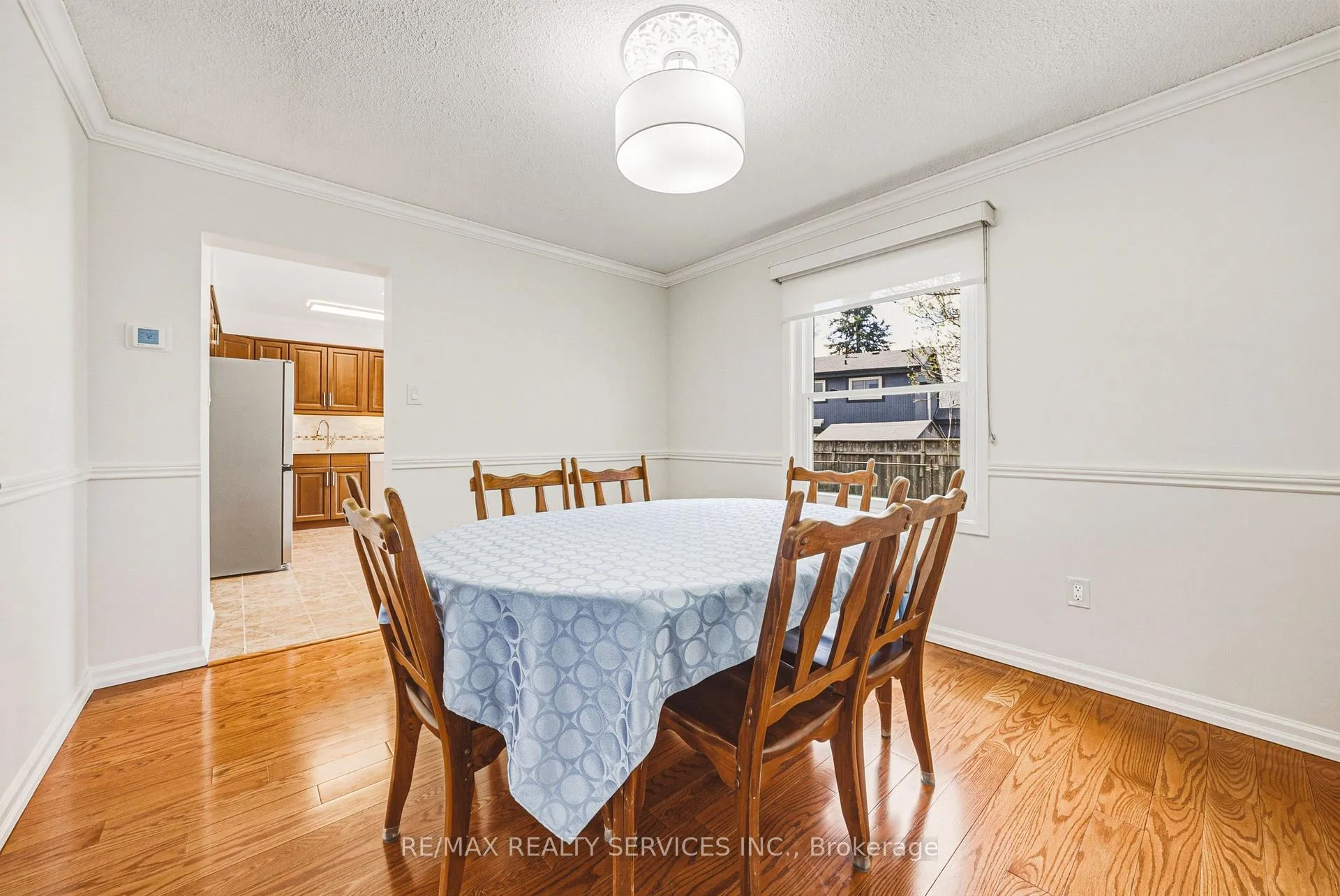Photo 11 of 4 Mount Forest Drive, Brampton, Heart Lake West — HOMEH
