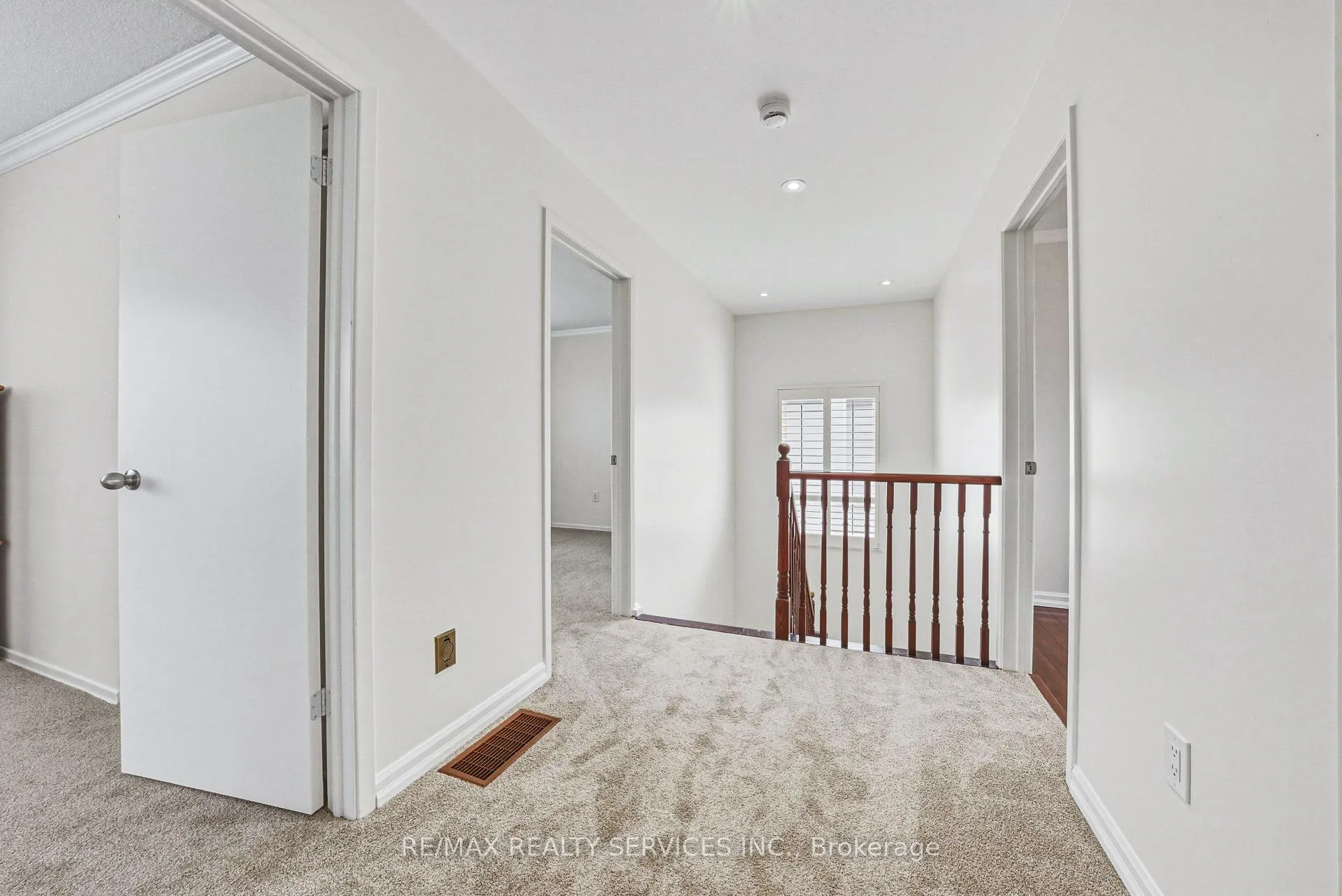 Photo 15 of 4 Mount Forest Drive, Brampton, Heart Lake West — HOMEH