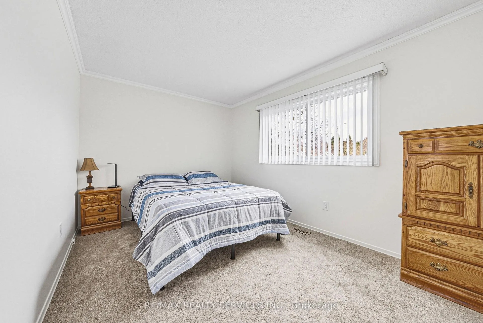 Photo 23 of 4 Mount Forest Drive, Brampton, Heart Lake West — HOMEH