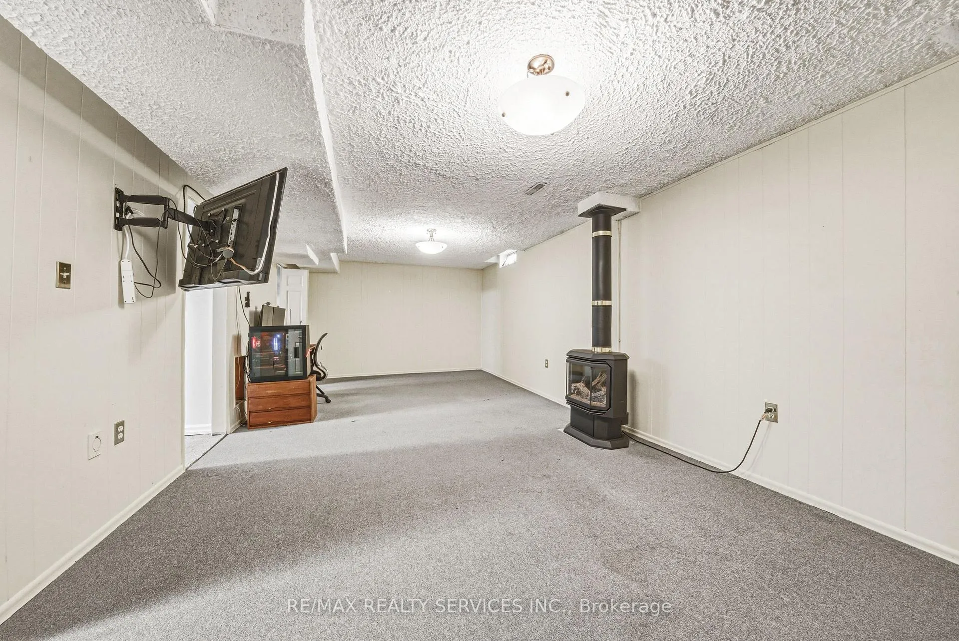 Photo 28 of 4 Mount Forest Drive, Brampton, Heart Lake West — HOMEH