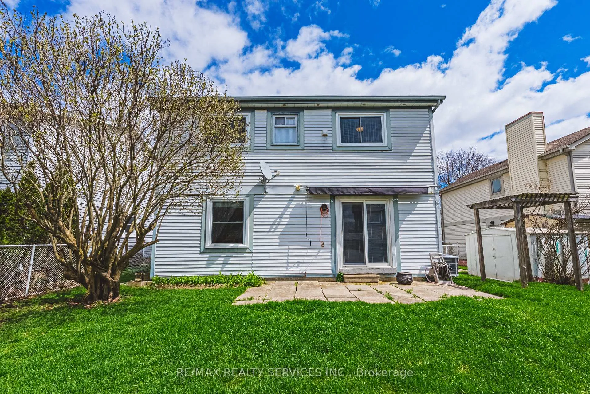 Photo 34 of 4 Mount Forest Drive, Brampton, Heart Lake West — HOMEH