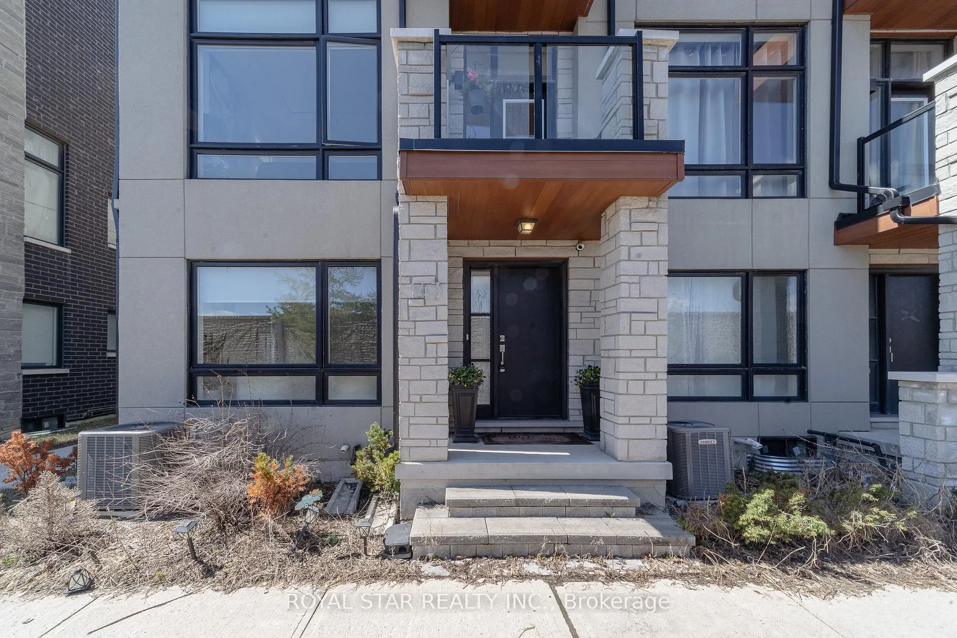 Photo 3 of 143 Carpaccio Avenue, Vaughan, Vellore Village — HOMEH