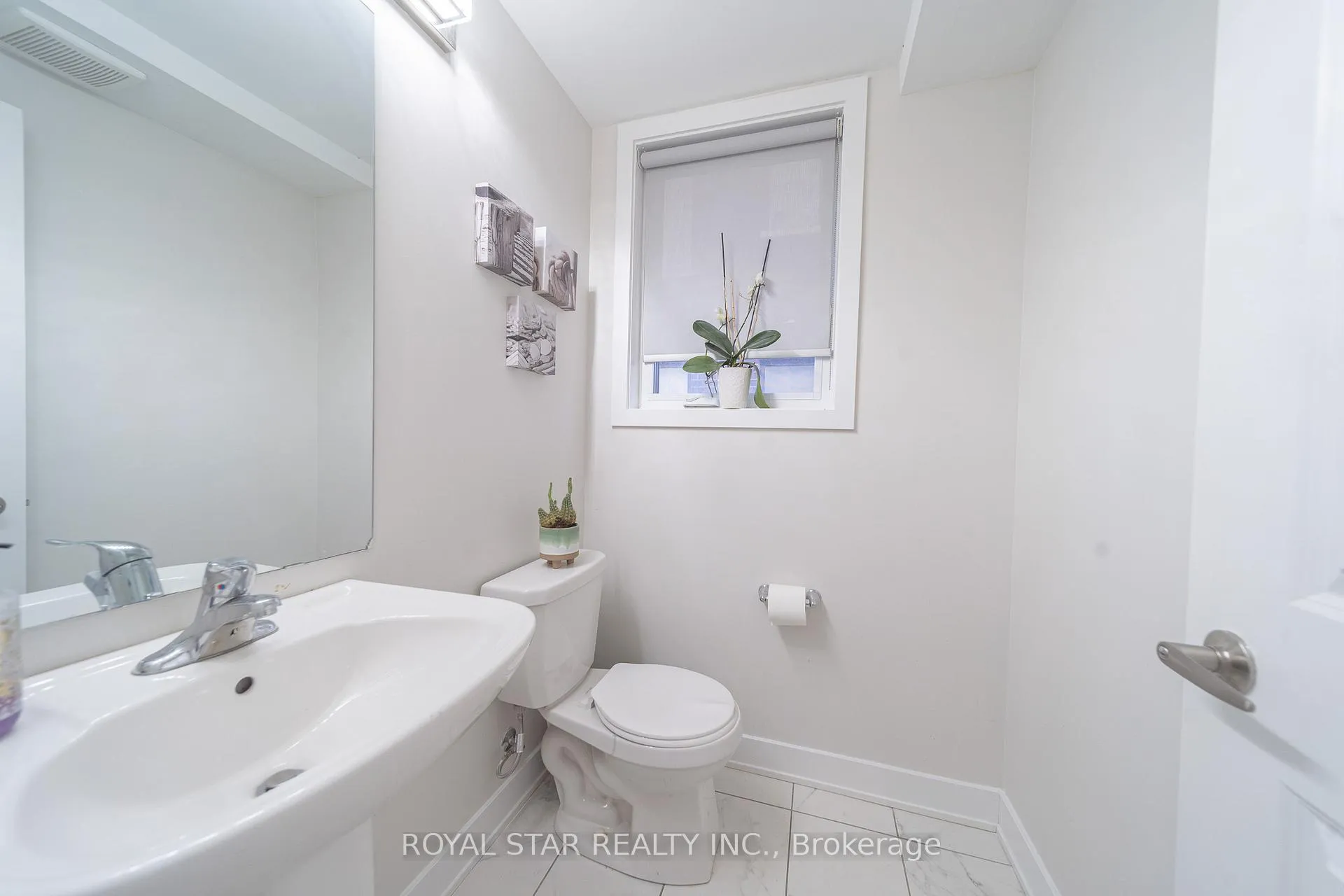 Photo 7 of 143 Carpaccio Avenue, Vaughan, Vellore Village — HOMEH