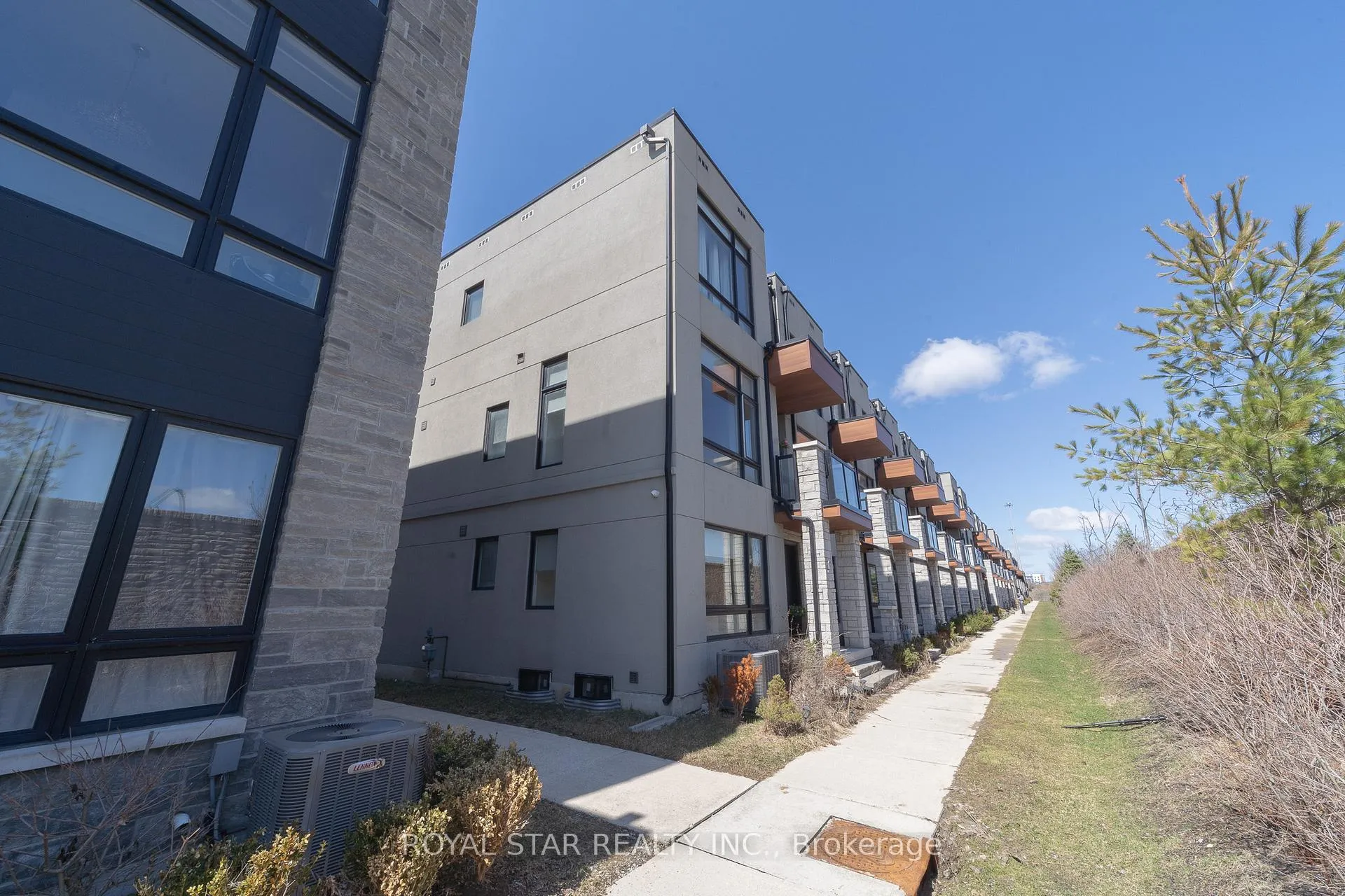 Photo 38 of 143 Carpaccio Avenue, Vaughan, Vellore Village — HOMEH