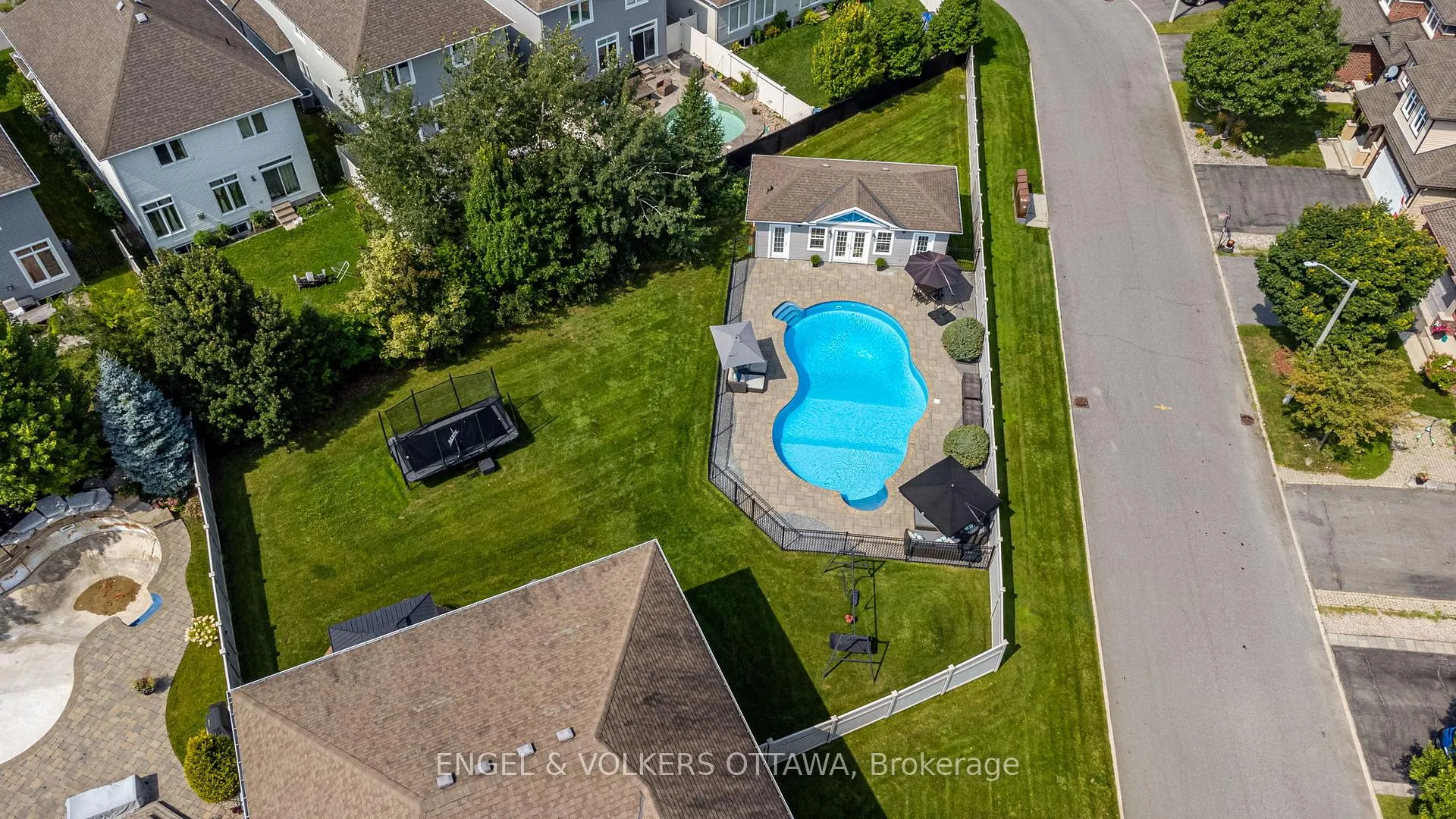 Photo 2 of 517 Golden Sedge Way, Ottawa, Blossom Park/Kemp Park/Findlay Creek — HOMEH